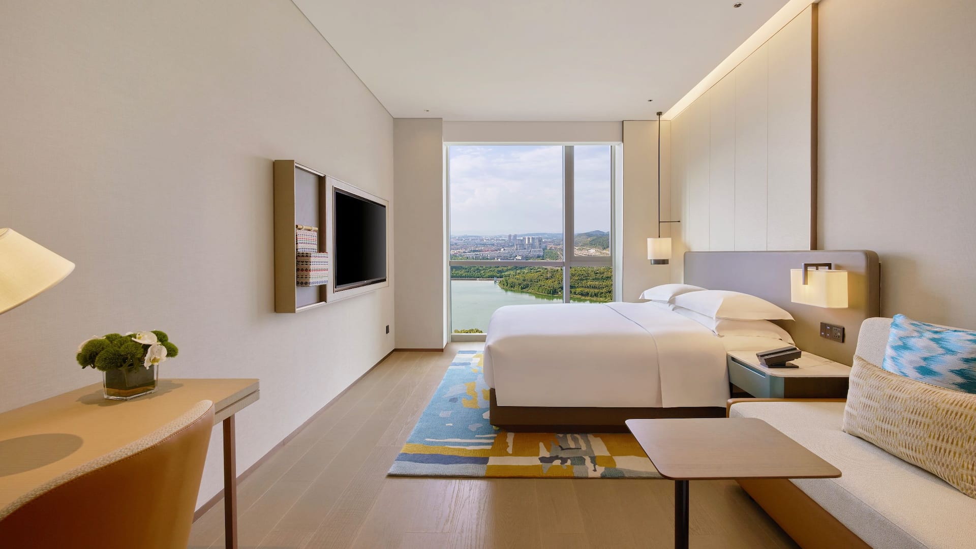 2 of 2 Hyatt Place Kunming South Railway Station View King Bed With Sofa Bed