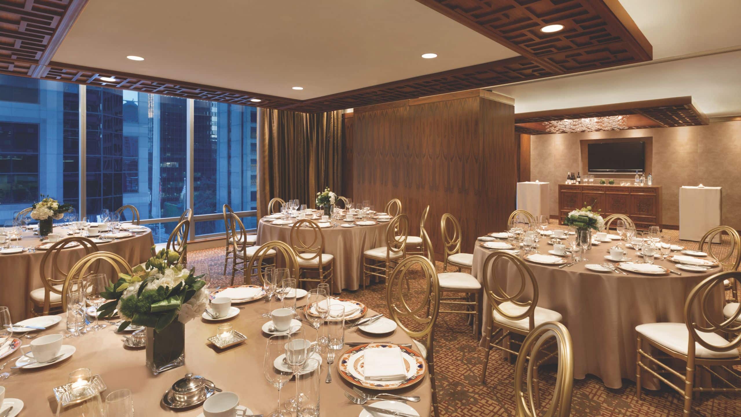 1 of 1 Hyatt Vancouver Downtown Alberni Barnard And Library Cocktail