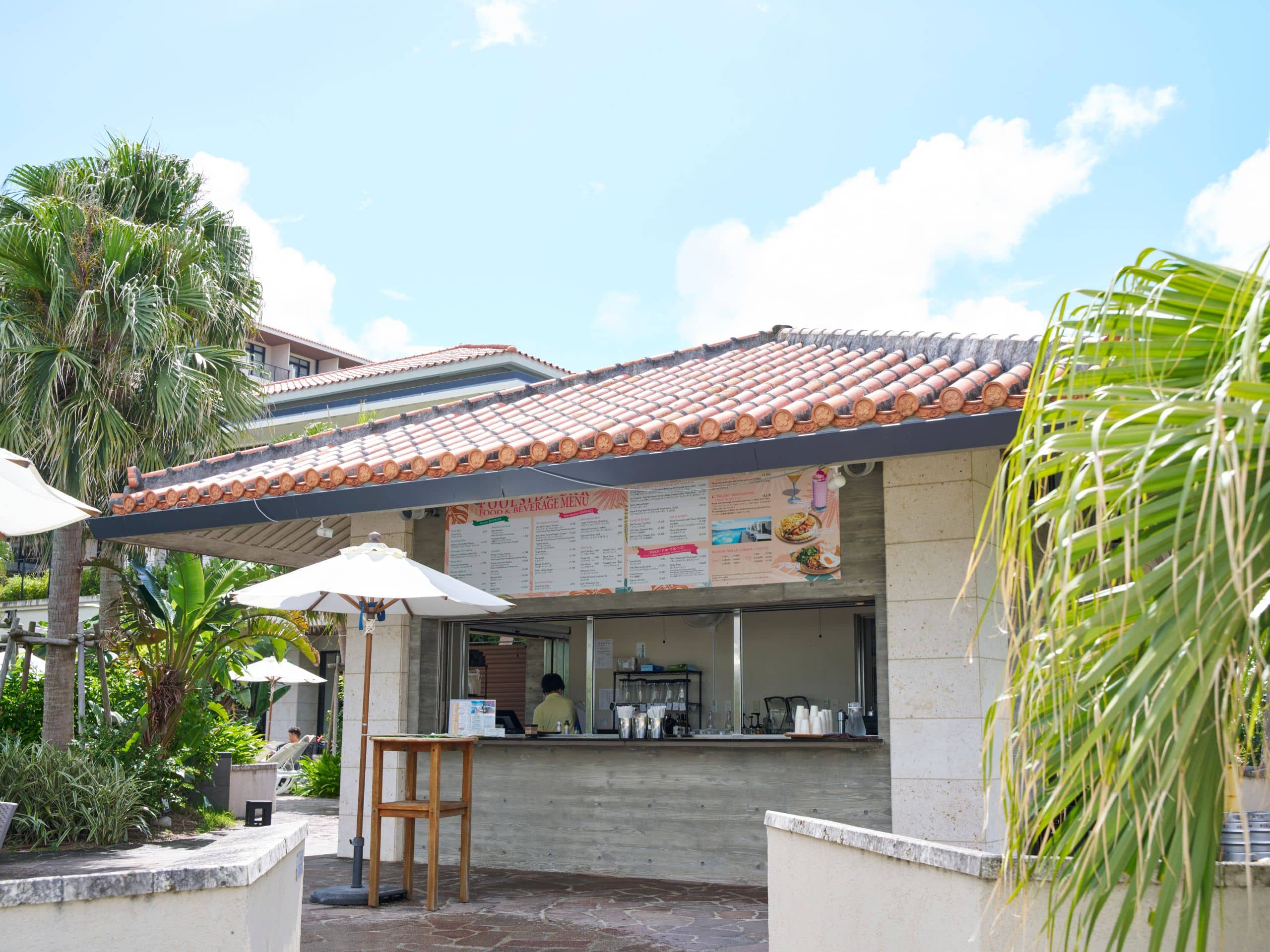 OKARO-P1248-Poolside-Bar-