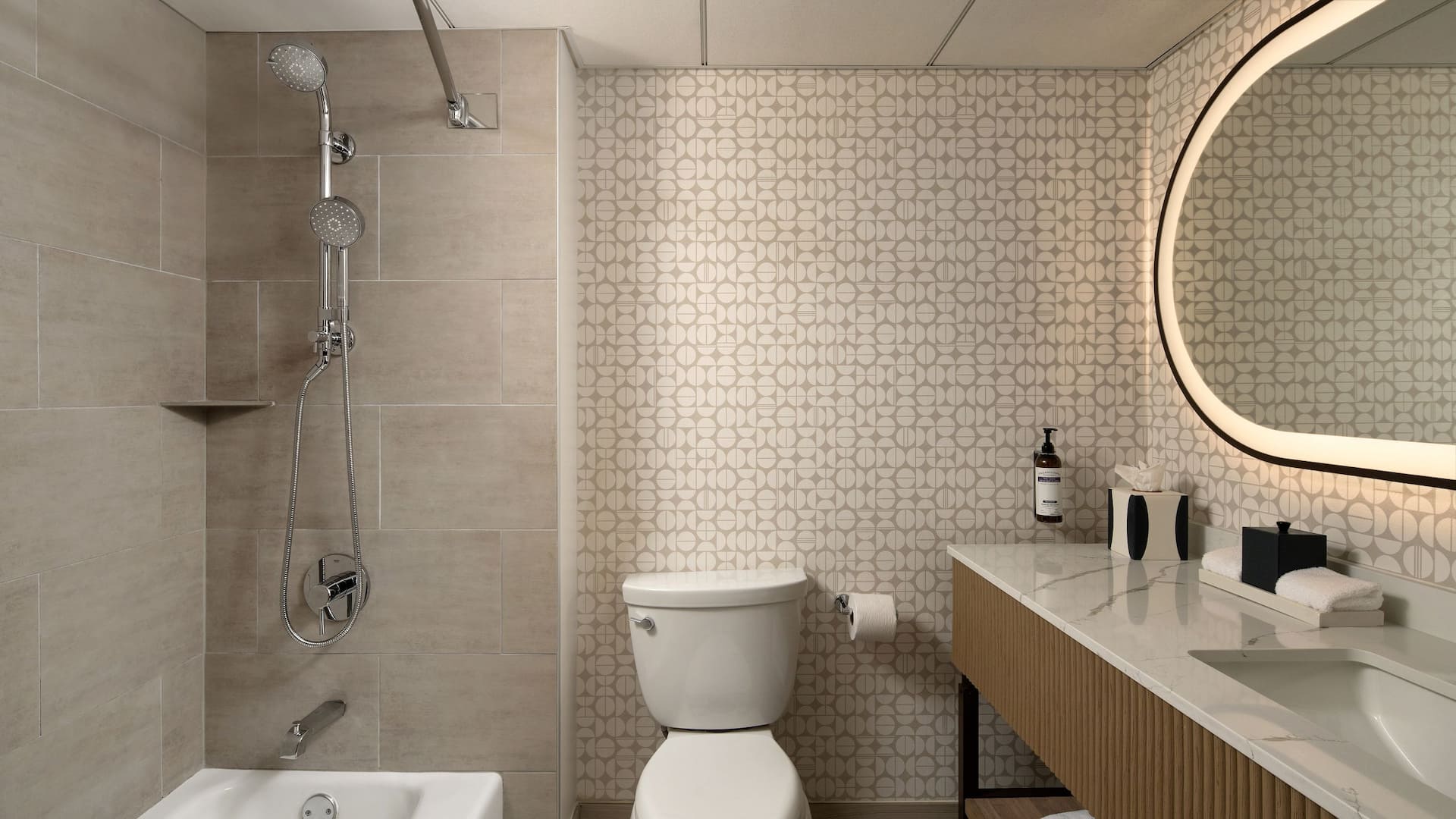 Hyatt Regency Austin Standard Bathroom Tub