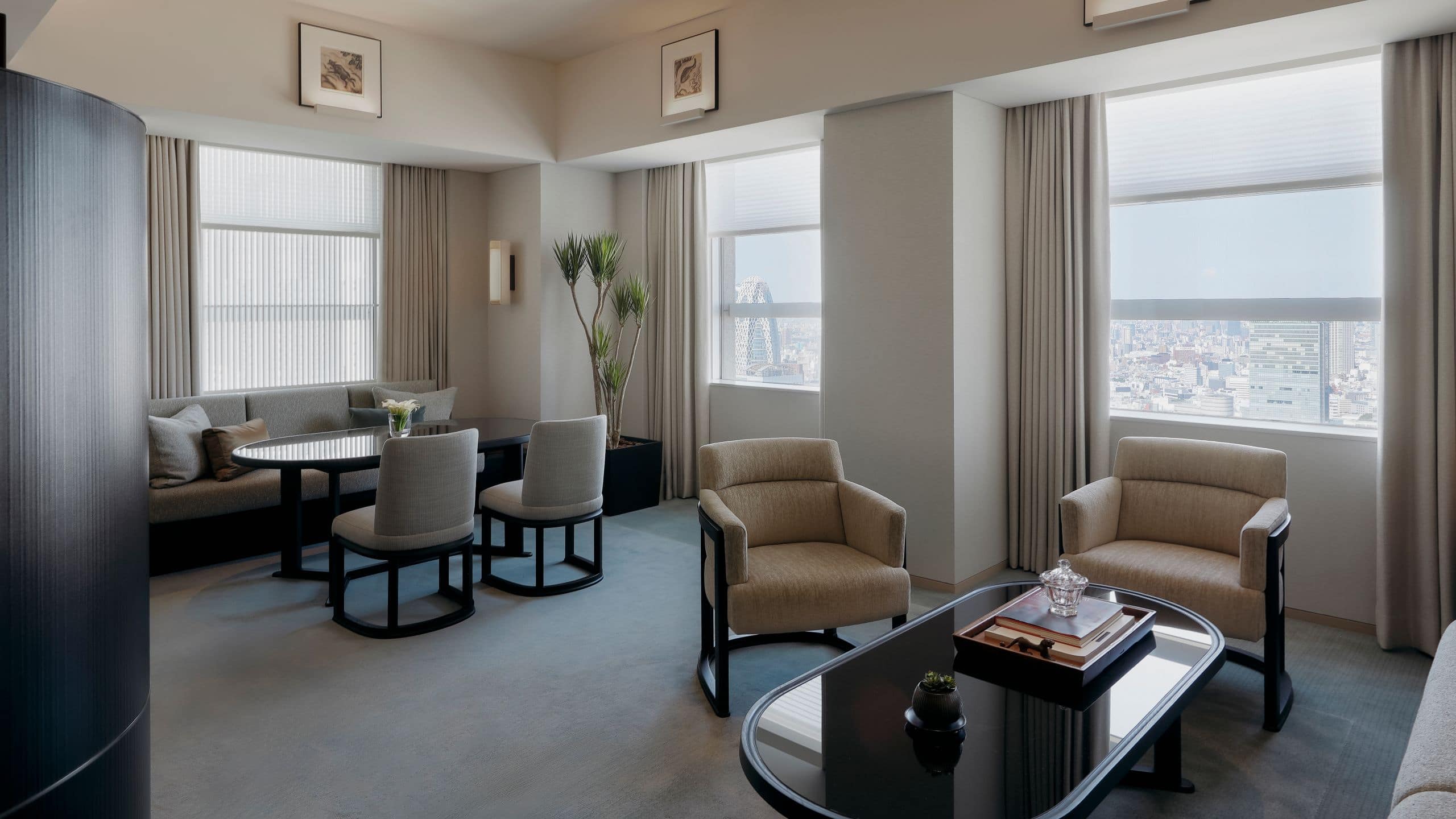 2/5 Park Hyatt Tokyo Park Deluxe Suite Living Room