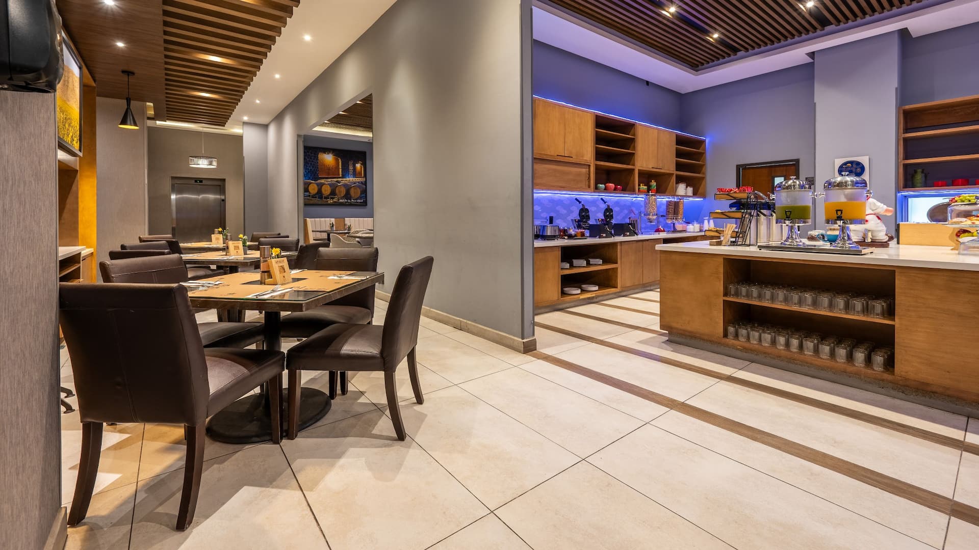 Hyatt Place Saltillo Buffet And Restaurant Area