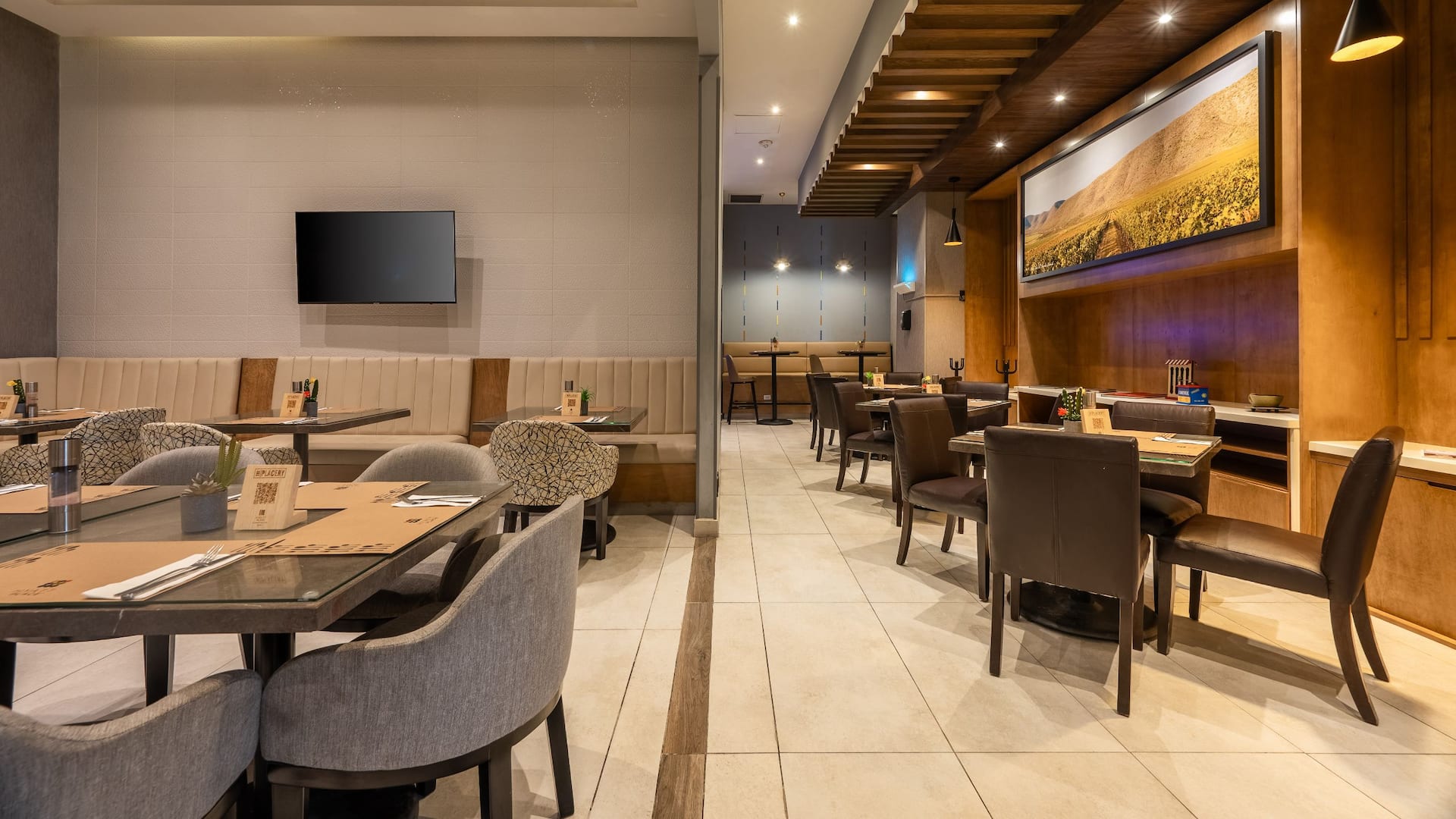 Hyatt Place Saltillo Restaurant Setup