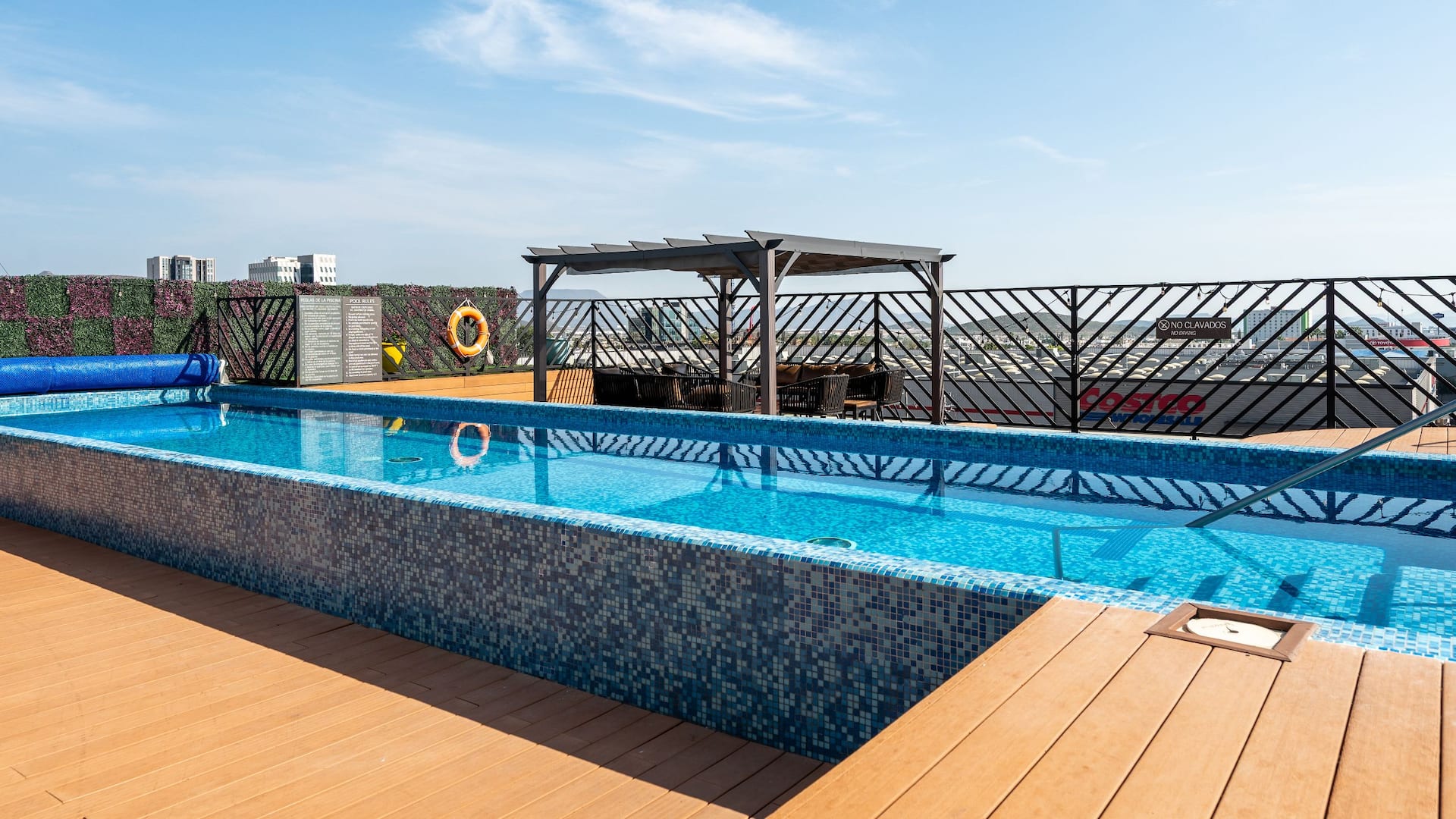 Hyatt Place Saltillo Rooftop Pool  With View