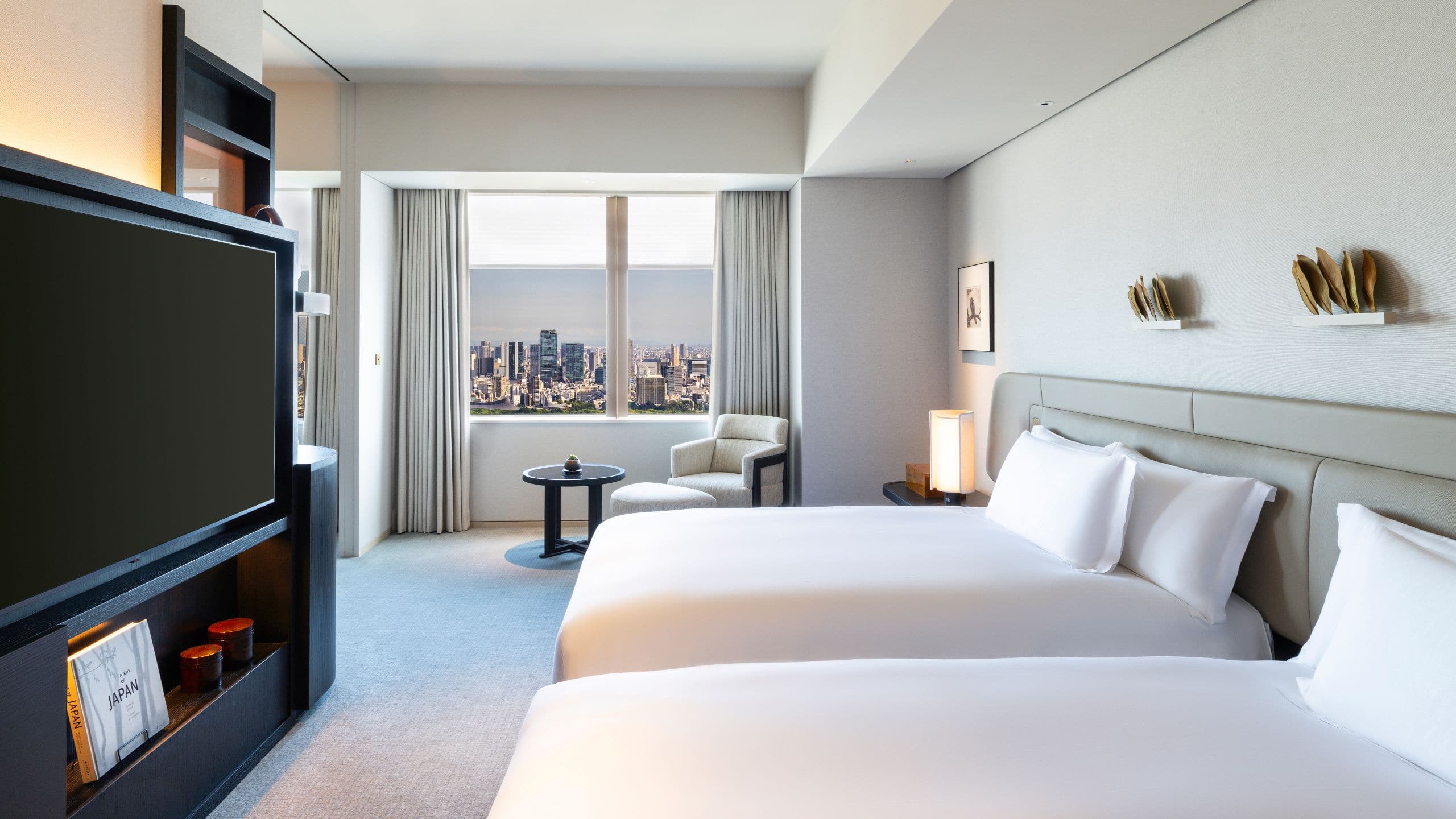 2/4 Park Hyatt Tokyo Park Suite Bedroom One