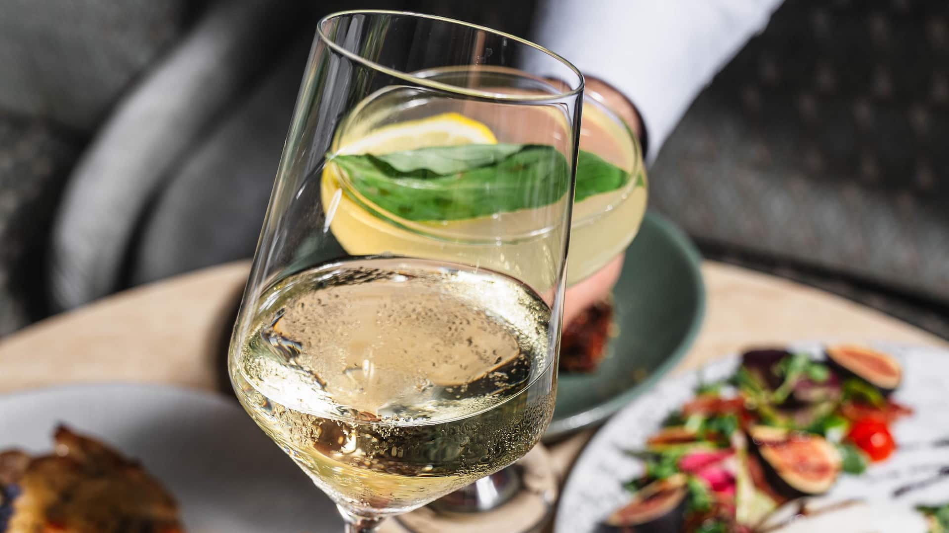 Hyatt Regency Jersey City on the Hudson Wine Cheers