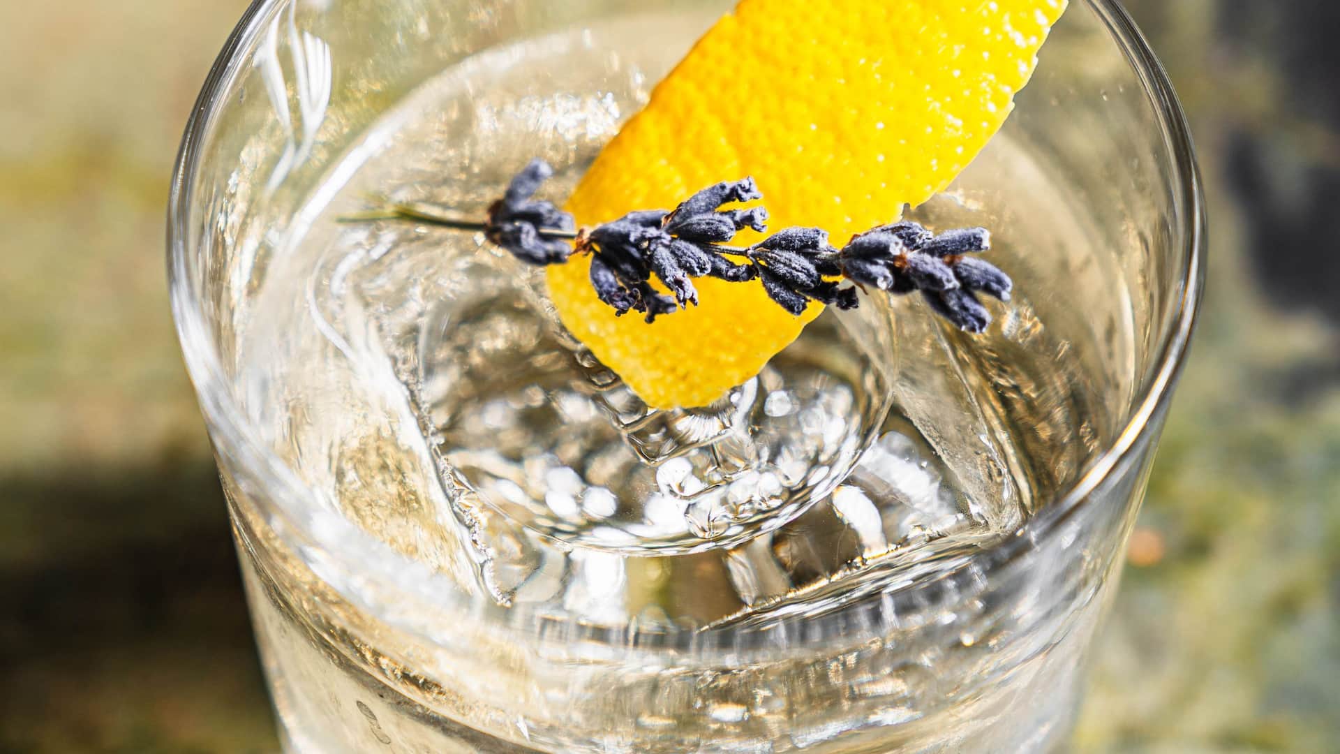 Hyatt Regency Jersey City on the Hudson Negroni Blanco