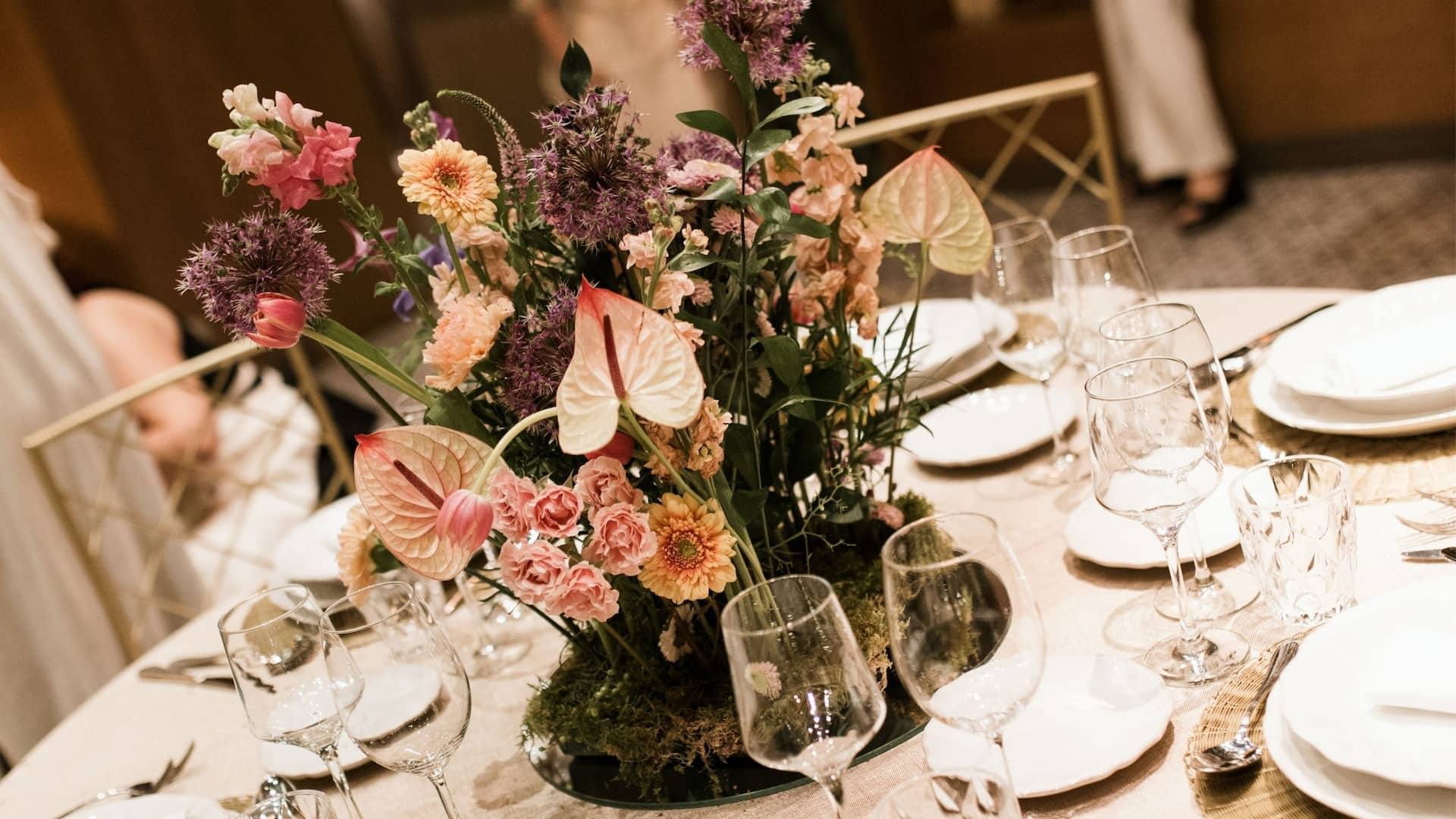 3 de 3 Hyatt Centric Gran Via Madrid Wedding Table Flowers