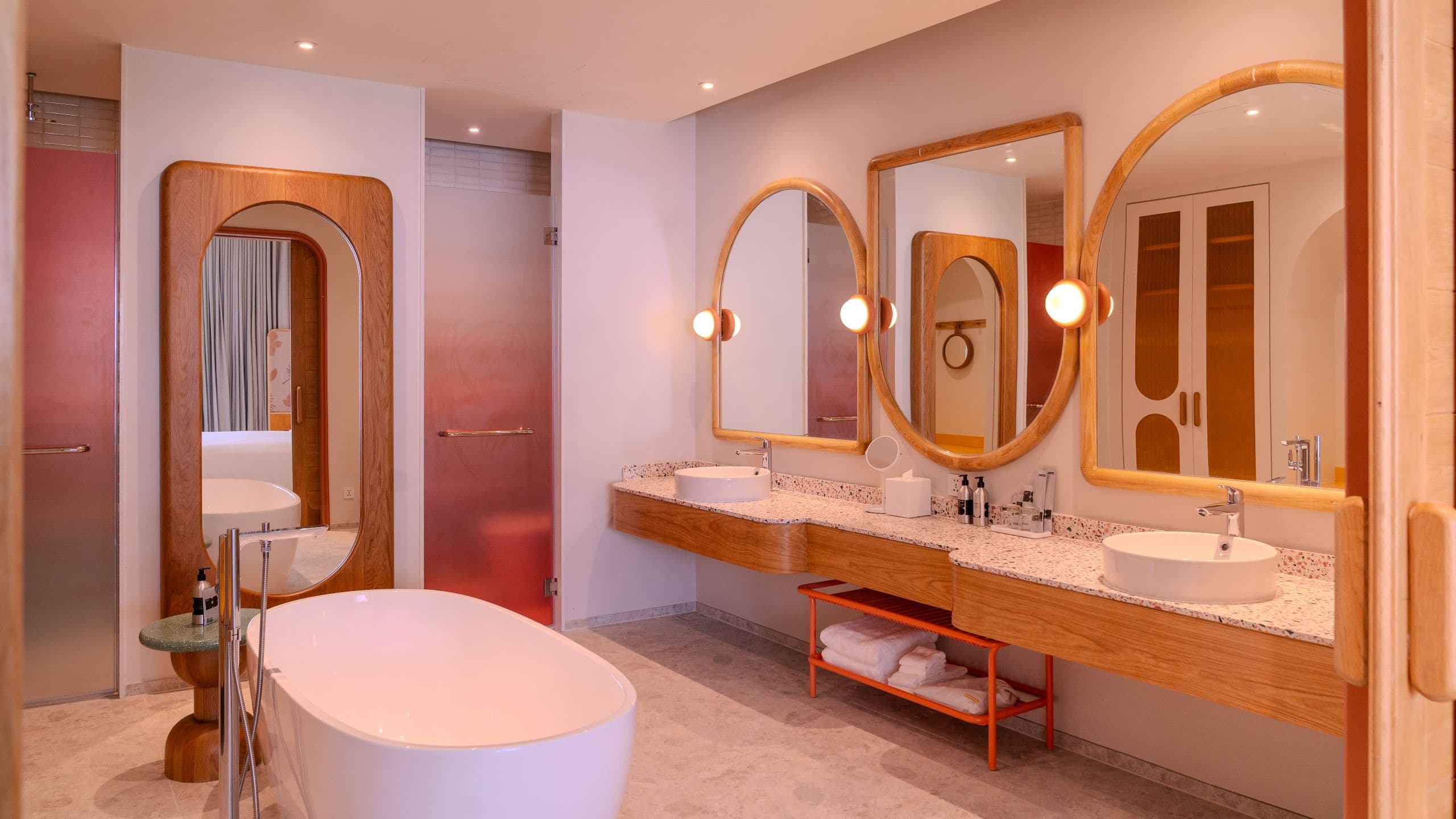 9 из 9 The Standard, Pattaya Na Jomtien Deluxe One Bedroom Suite Ocean View Bathroom