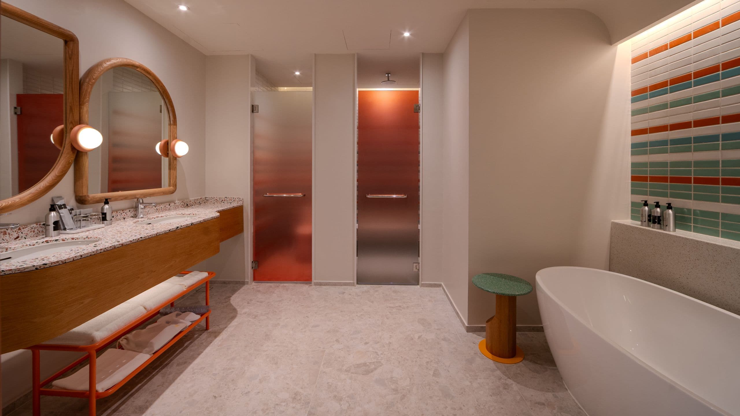 2 из 2 The Standard, Pattaya Na Jomtien Family Bunk Suite Bathroom