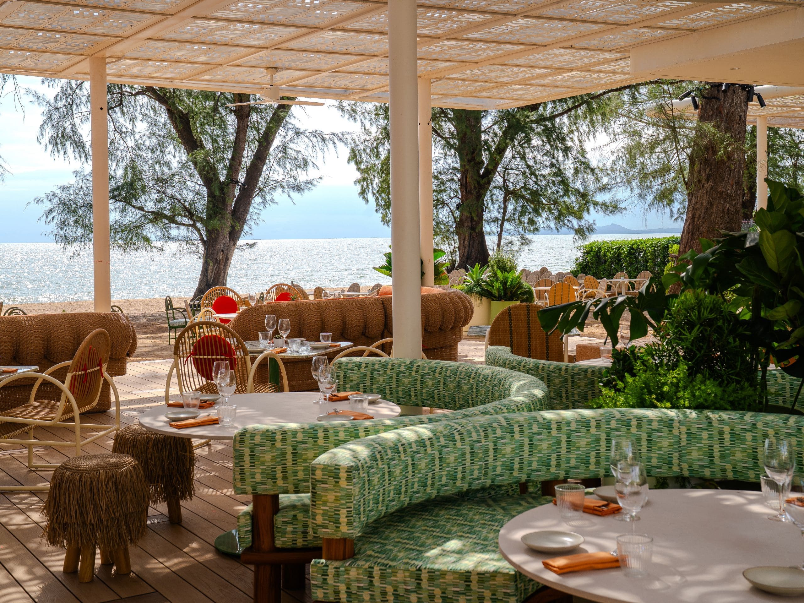 The Standard, Pattaya Na Jomtien Esme Afternoon Seating
