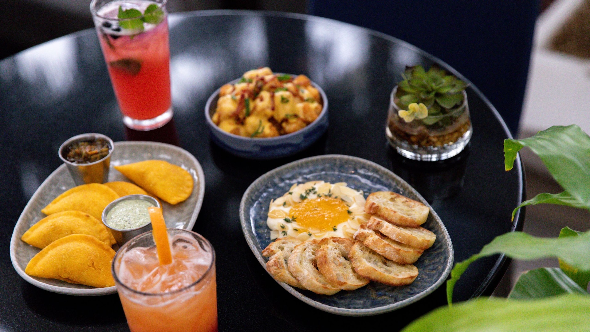 Hyatt Regency Grand Cypress Resort Lobby Bar Table