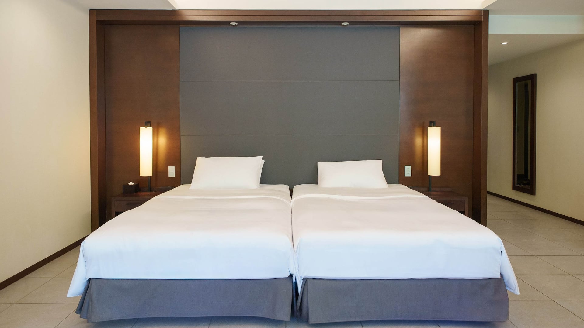3 из 9 Hyatt Regency Hakone Resort and Spa Twin Beds Dog Friendly Deluxe Bed