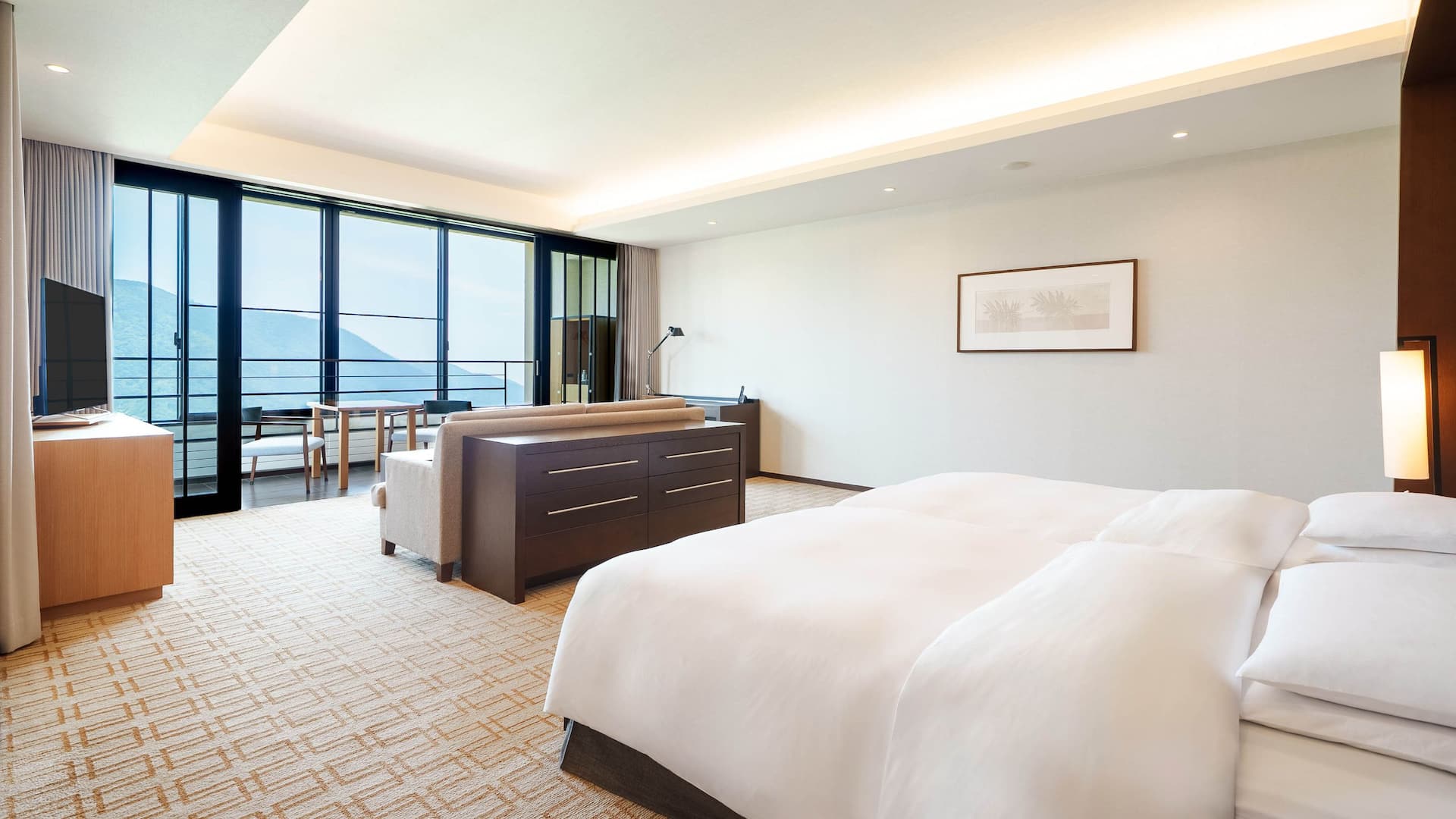 1 из 5 Hyatt Regency Hakone Resort and Spa Twin Beds Deluxe