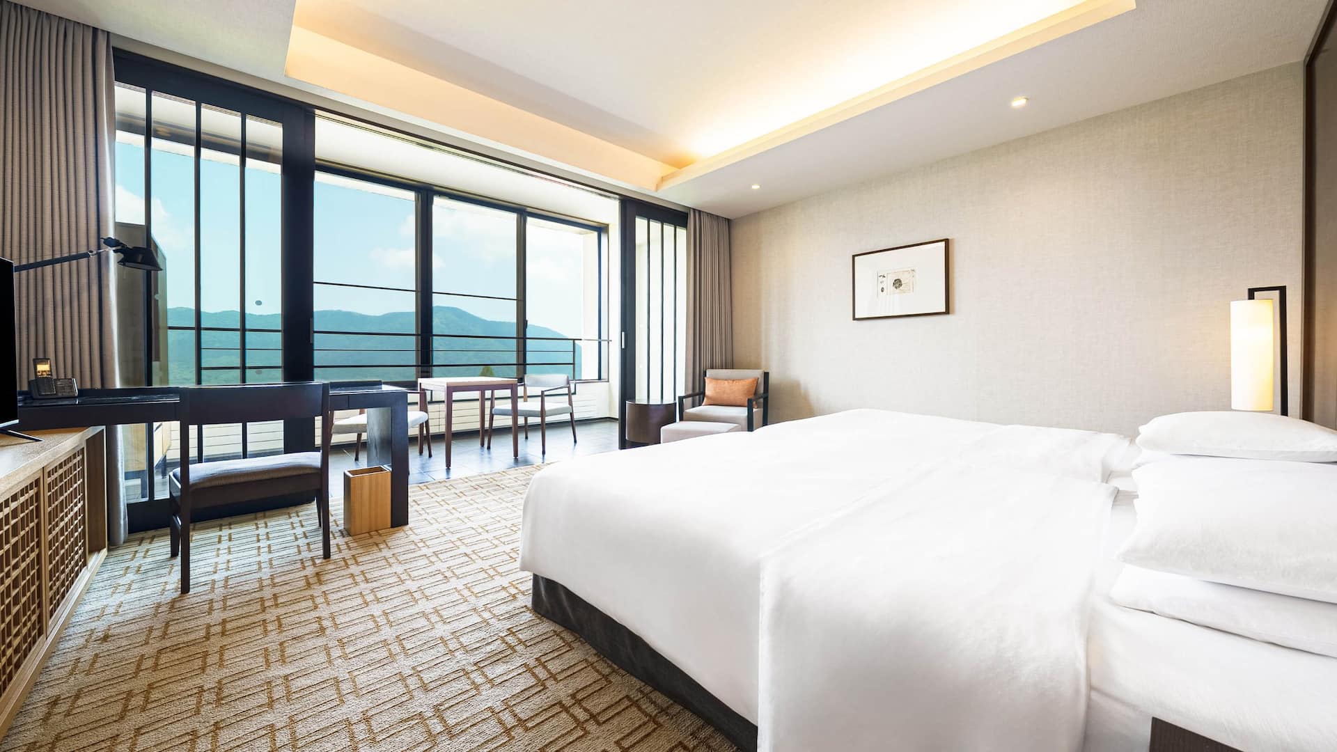 1 из 5 Hyatt Regency Hakone Resort and Spa Twin Beds Mountain View