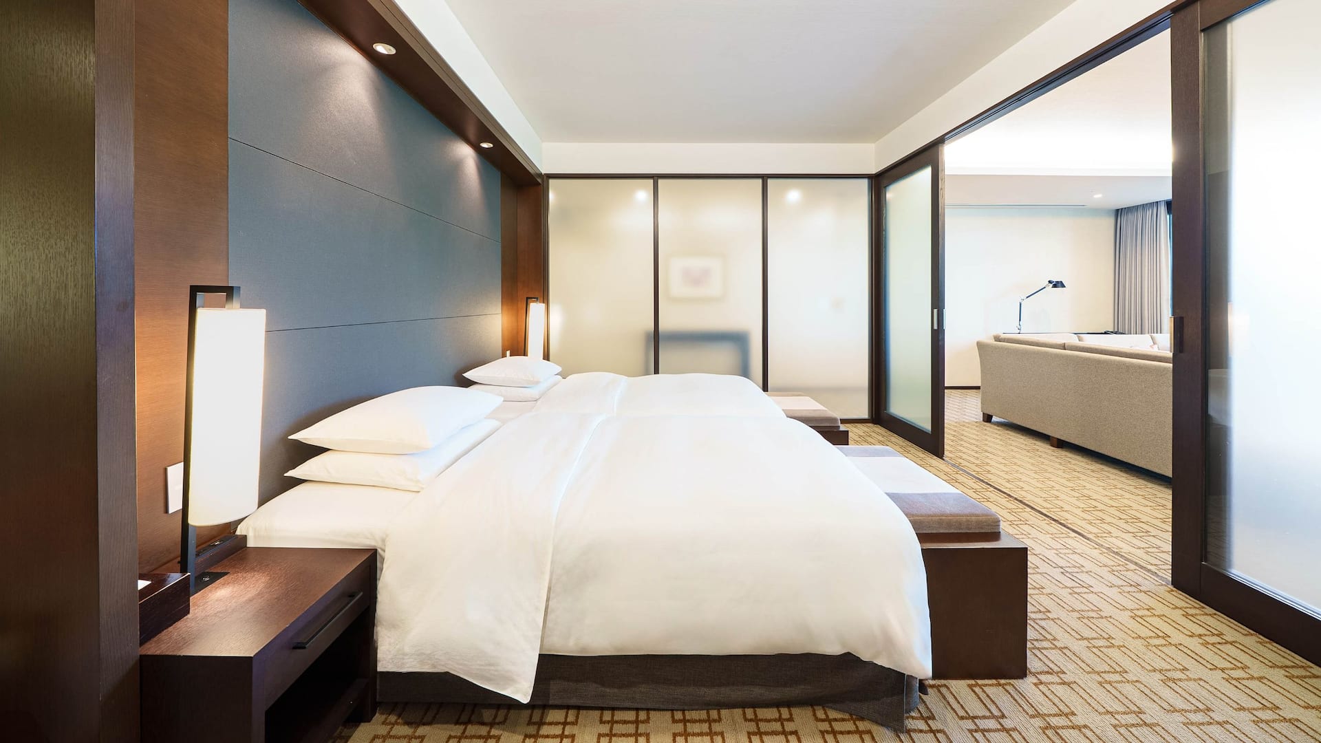 3 из 5 Hyatt Regency Hakone Resort and Spa Executive Suite Twin Beds Bed Room