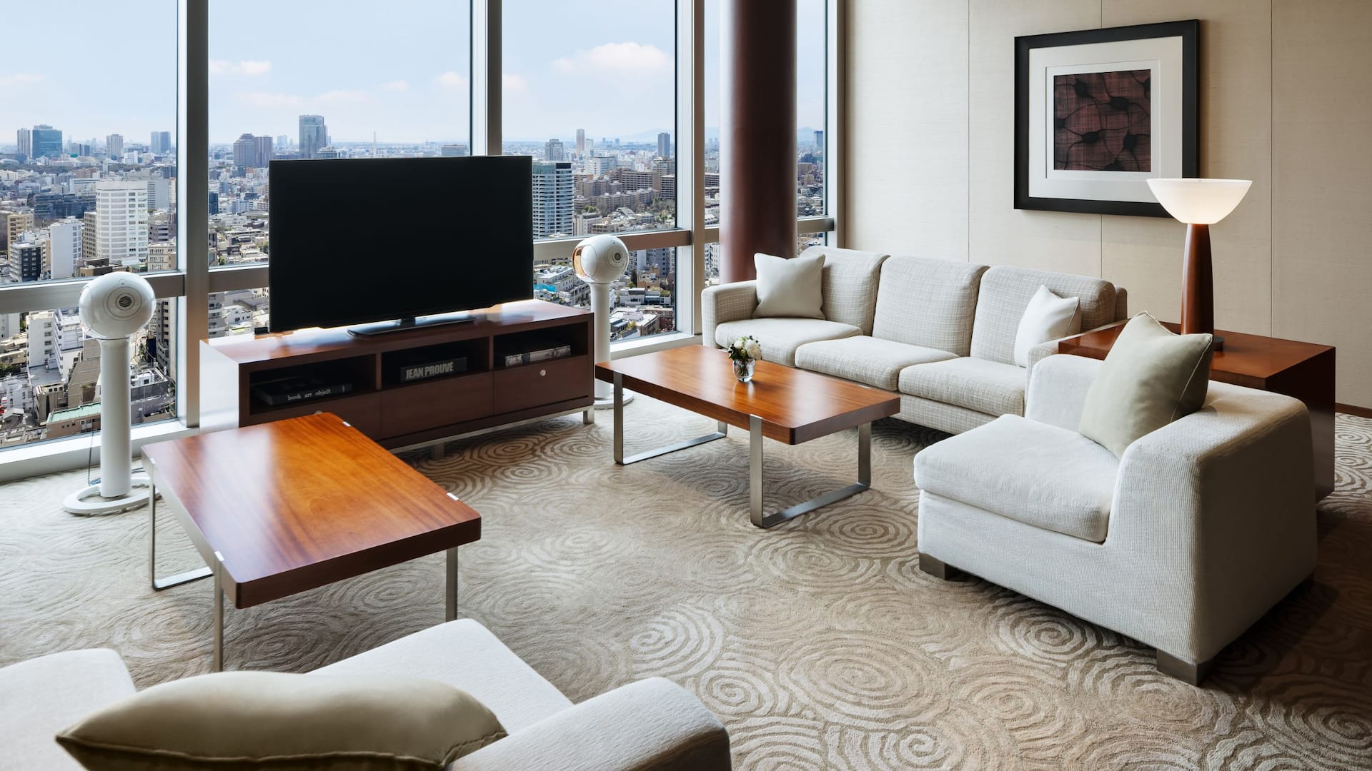 第 3，共 14 Grand Hyatt Tokyo Chairman Suite Living Room Daytime