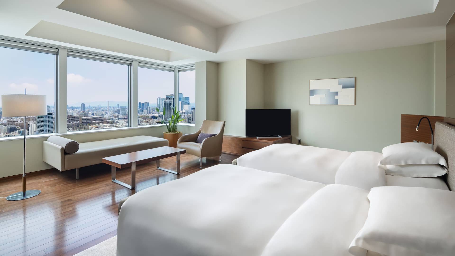 Grand Hyatt Tokyo Diplomat Suite Twin Bedroom Daytime