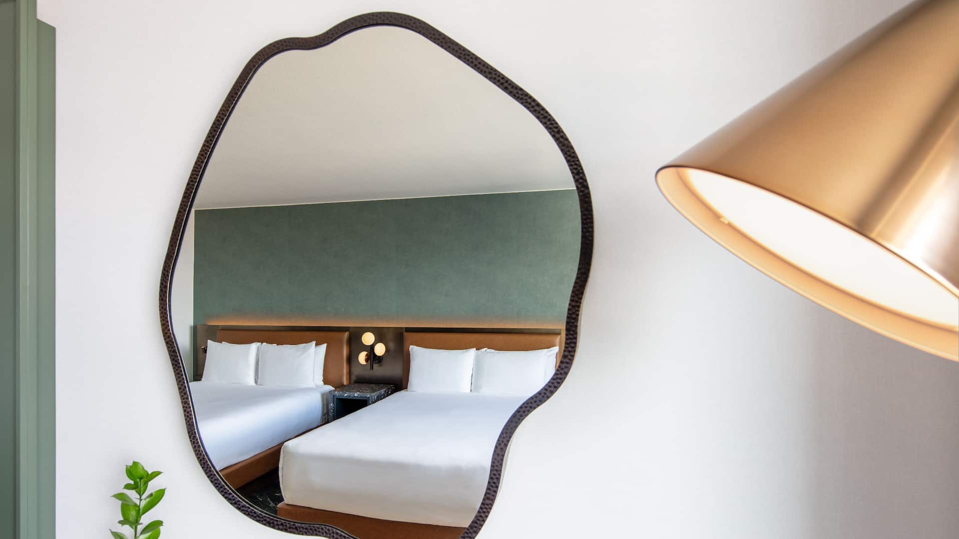 Hyatt Regency Denver at Colorado Convention Center Queen Mirror Detail