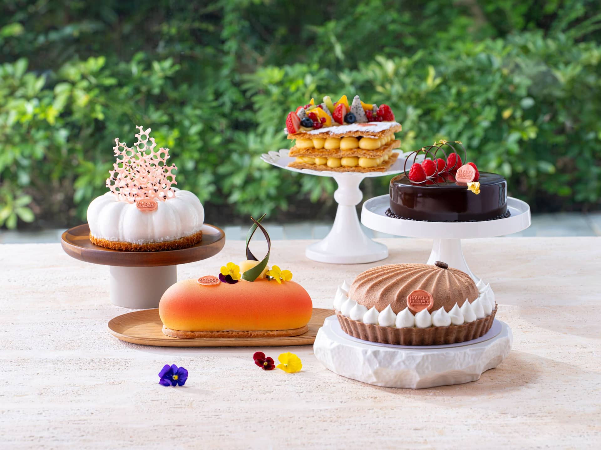 Hyatt Regency Hong Kong, Sha Tin Five Whole Cakes Group Shot