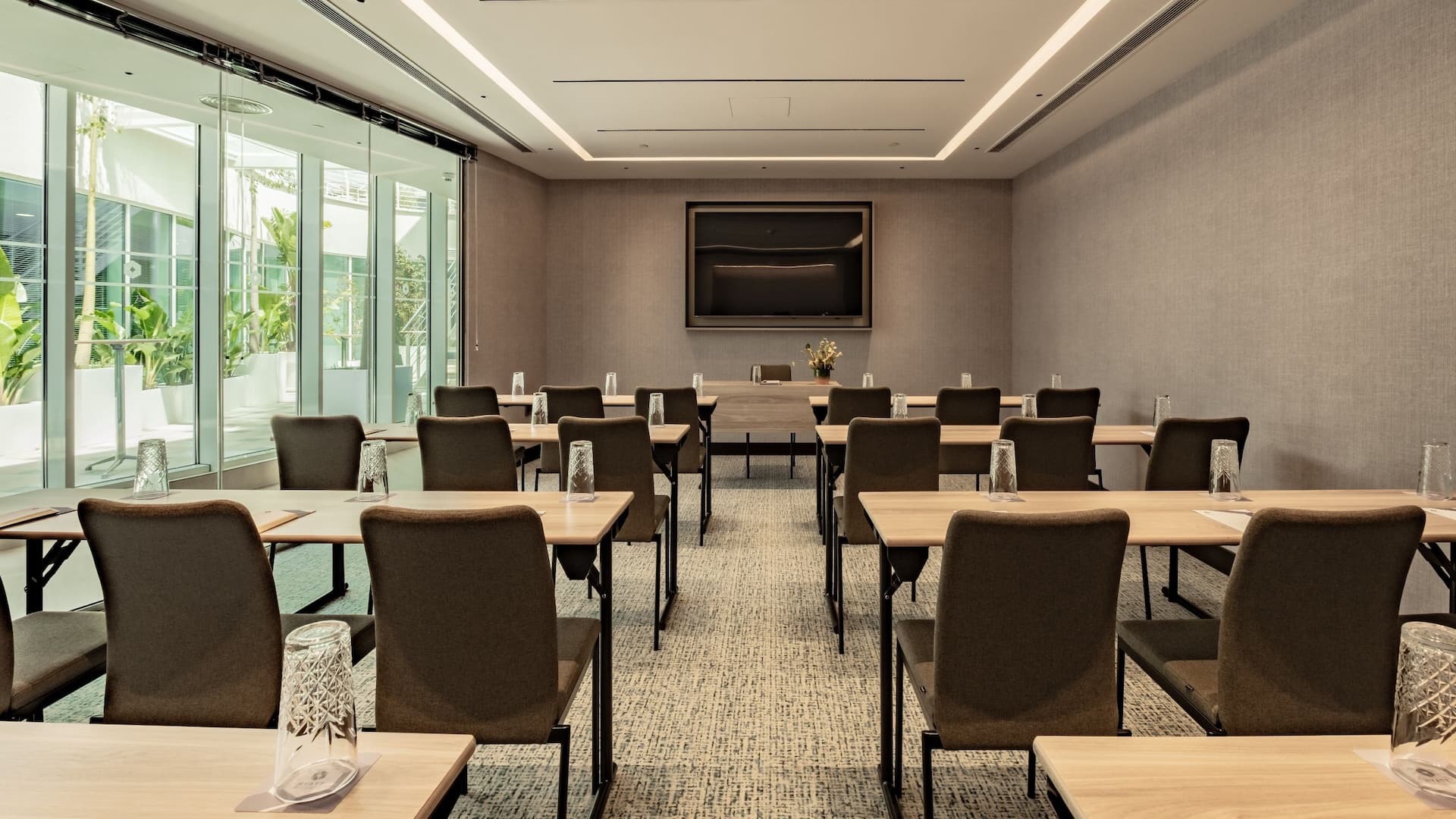 2 of 4 Hyatt Regency Malta Daffodil Classroom Back