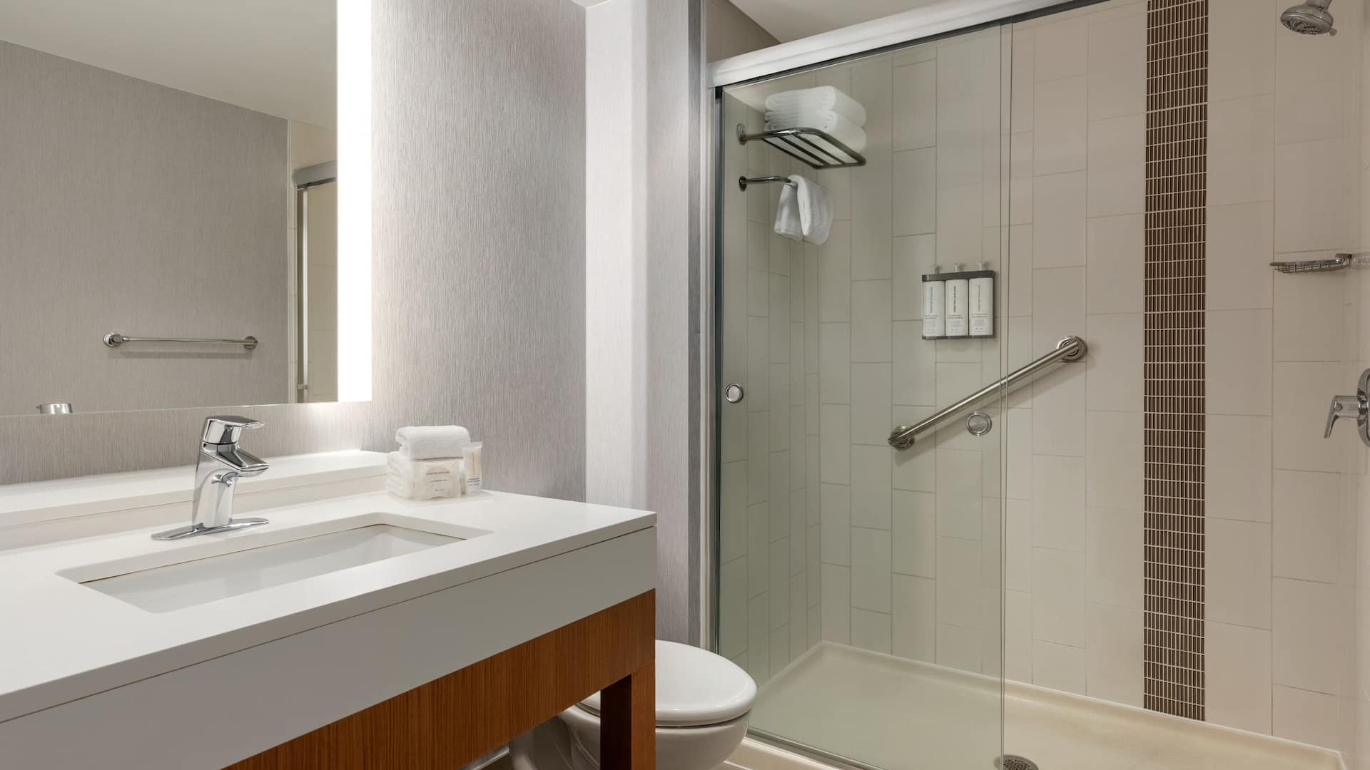 4 of 4 Hyatt Place Bloomington Standard Bathroom With Shower