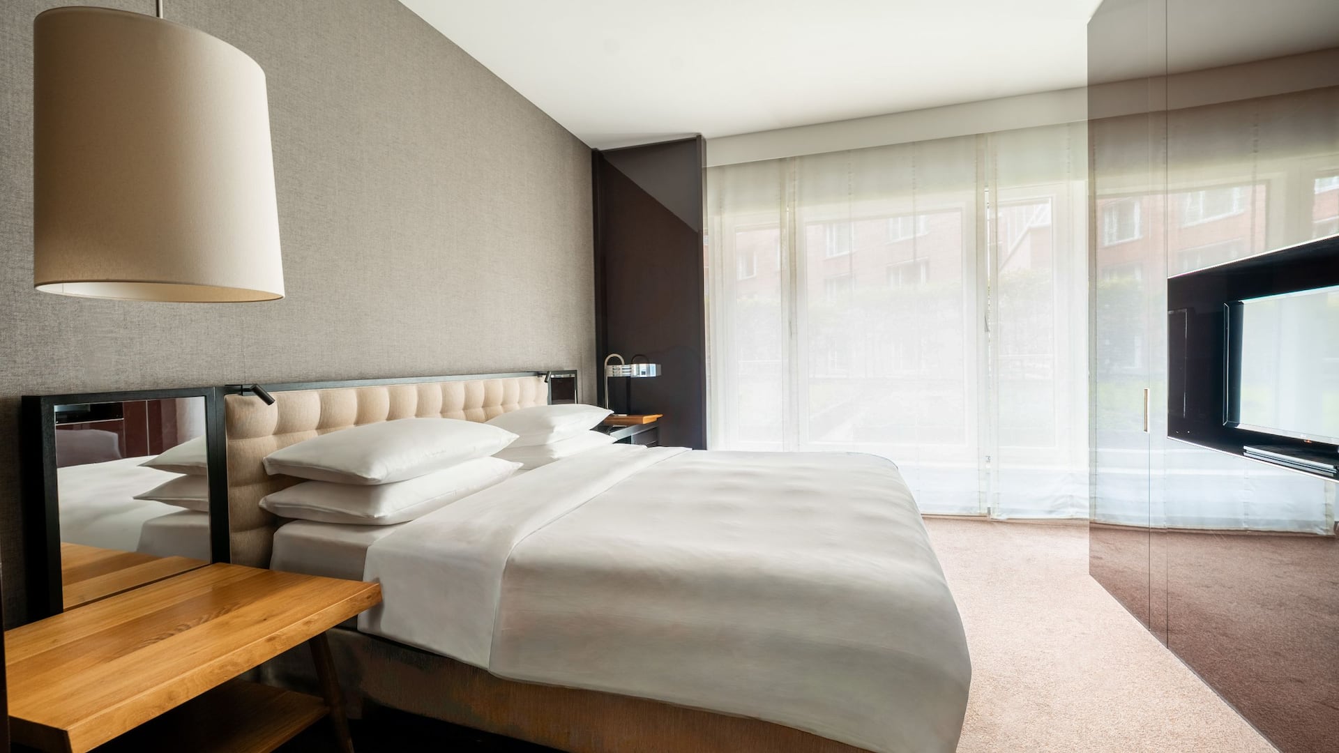 第 2，共 7 Grand Hyatt Berlin Grand Suite Bedroom