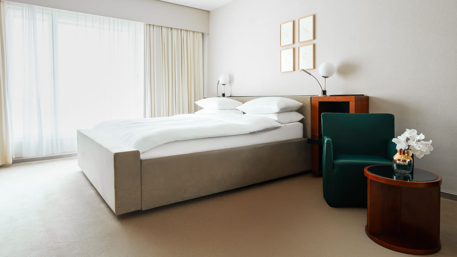 第 4，共 9 Grand Hyatt Berlin Maybach Suite Bedroom