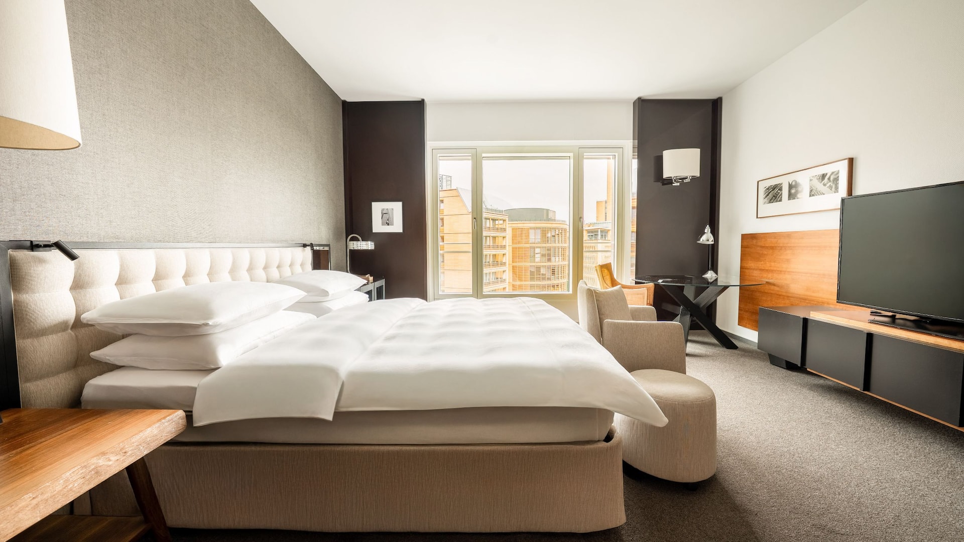 Grand Hyatt Berlin Standard Room King Bedroom With View