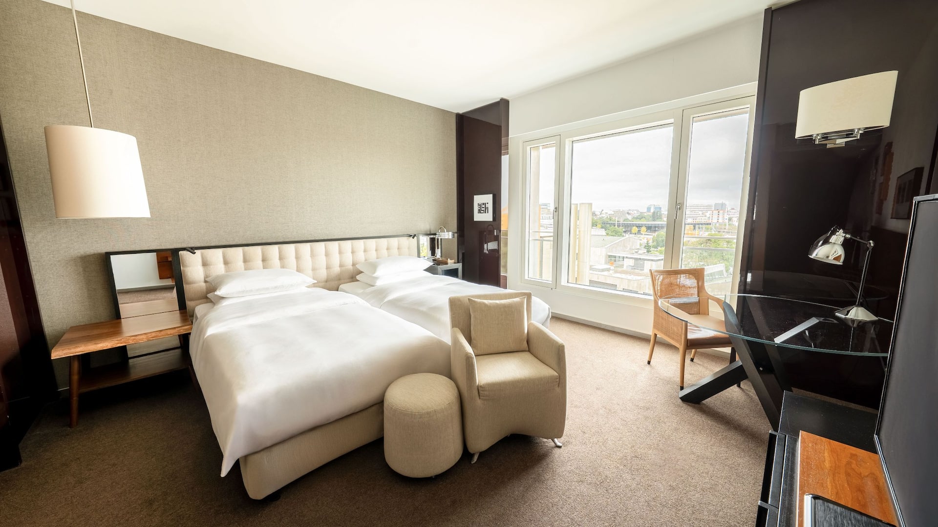 Grand Hyatt Berlin Standard Room Twin Bedroom With View