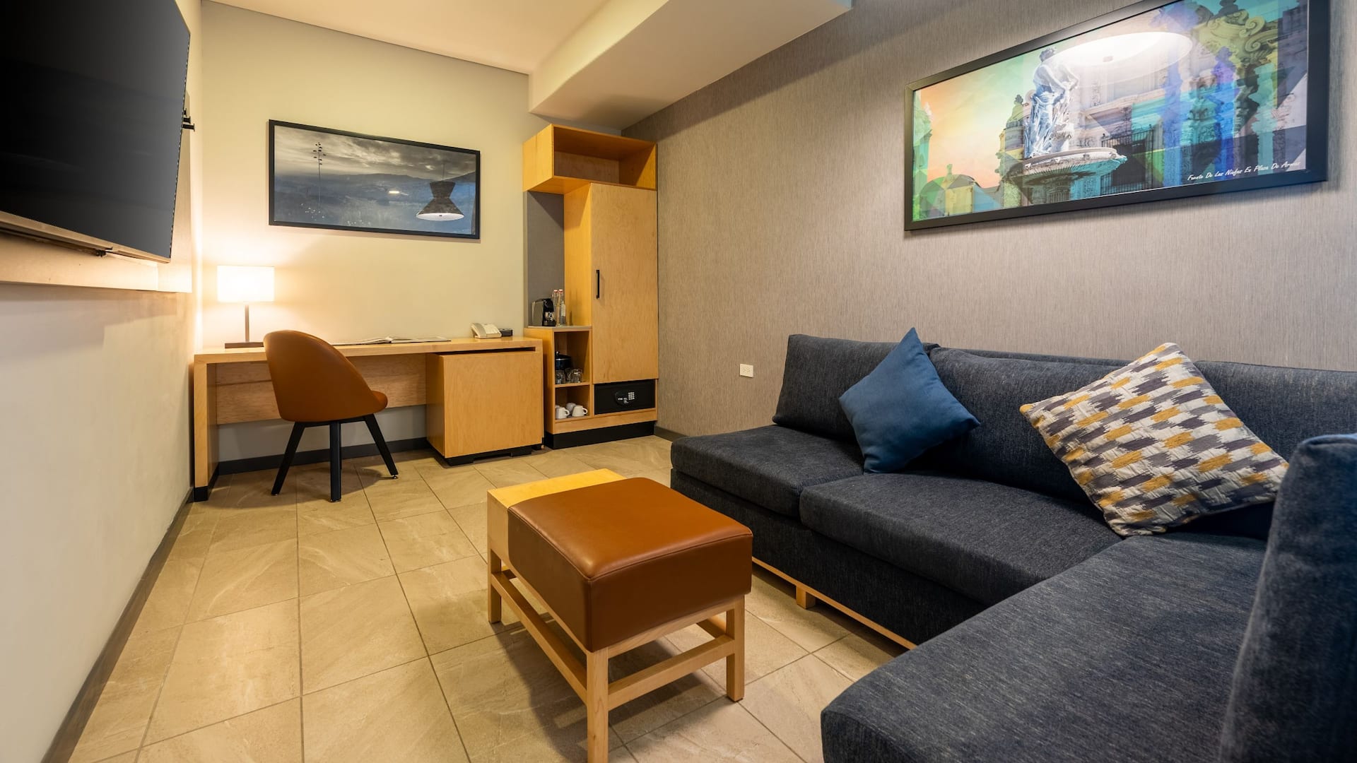 Hyatt Place Saltillo Accesible Suite Queen Beds Tub And Hall