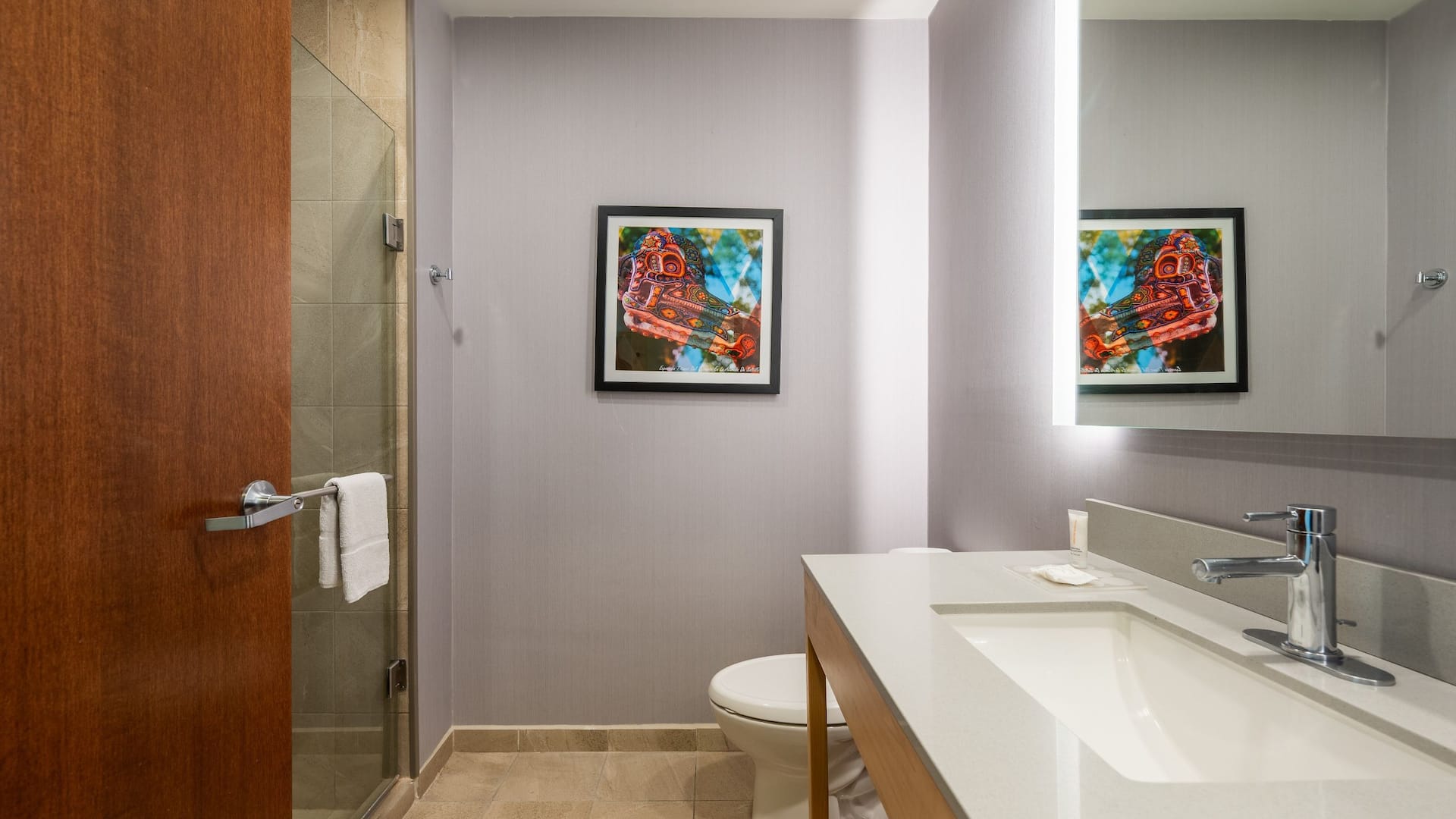 Hyatt Place Saltillo Two Queen Beds Bathroom