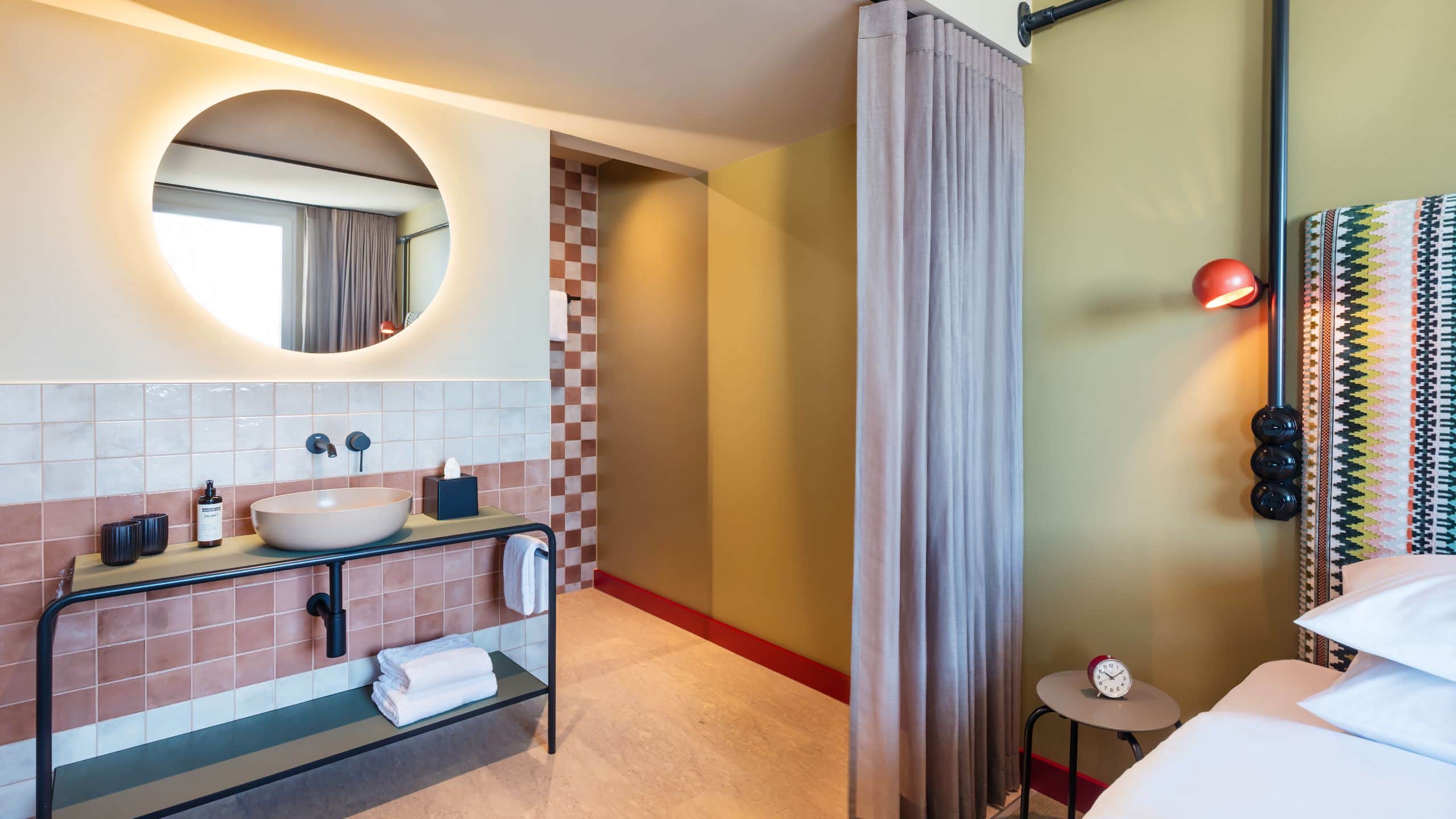 2 of 7 Me and All Hotel Berlin East Side Guestroom King View Premium Bathroom