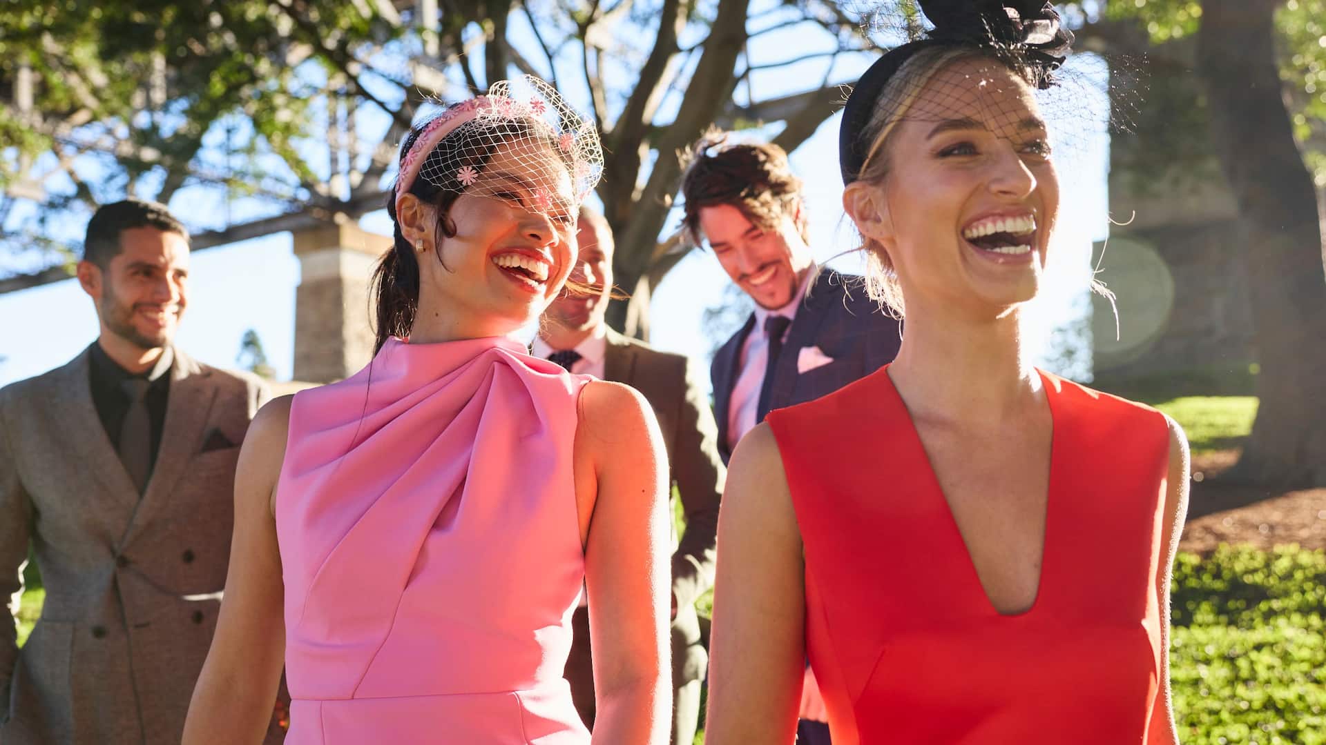 1 من 1 Global Spring Racing Carnival Outside