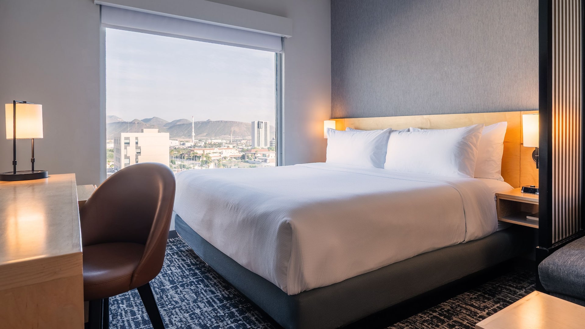 Hyatt Place Saltillo King Bed Desk View