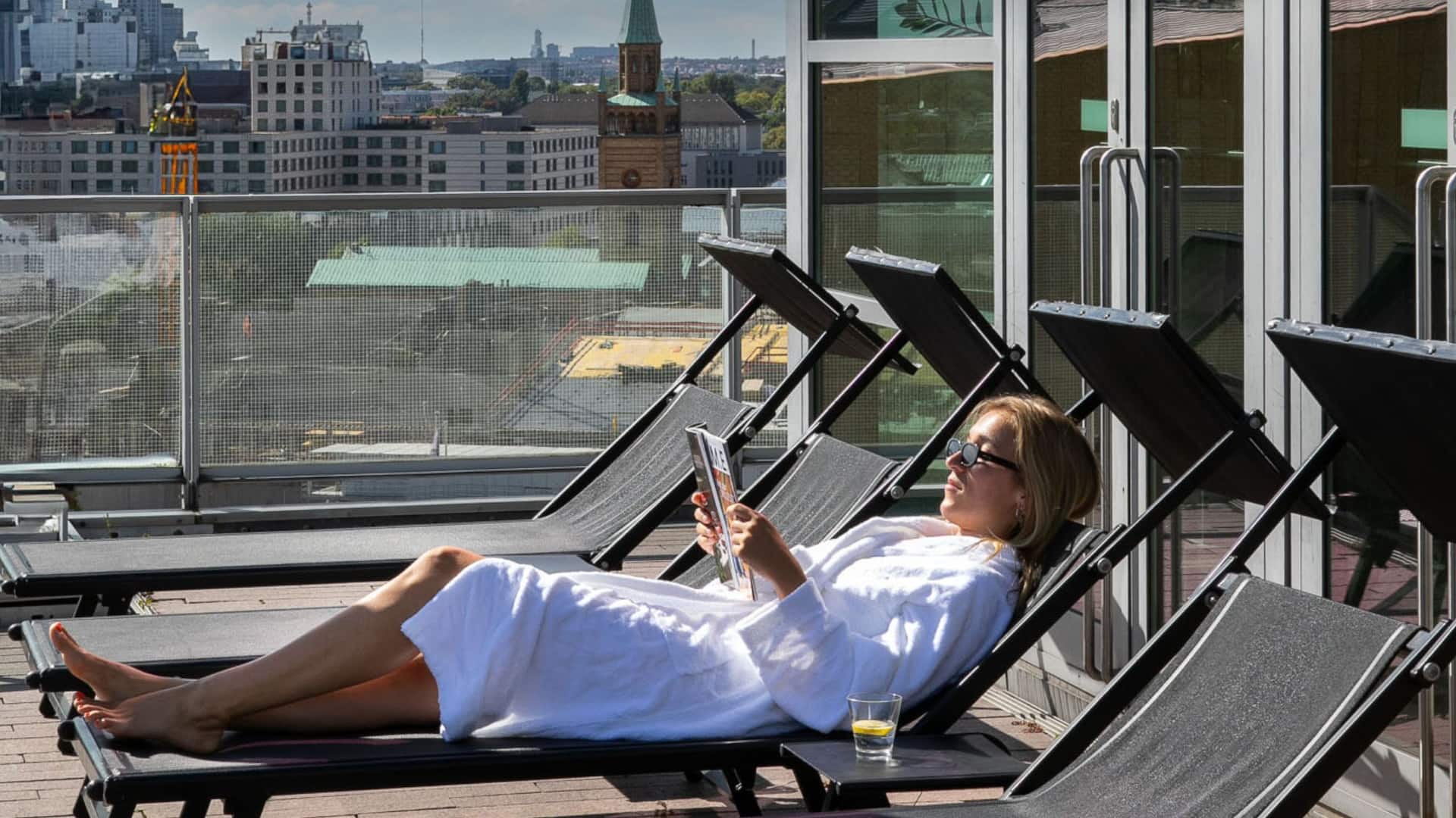 Grand Hyatt Berlin Club Olympus Relax Summer Terrace