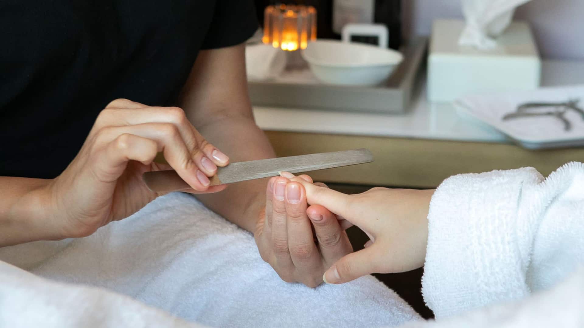 Grand Hyatt Berlin Club Olympus Treatment Manicure Relax