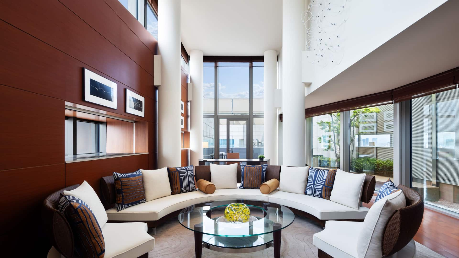 Grand Hyatt Tokyo Grand Presidential Suite Living Room Daytime