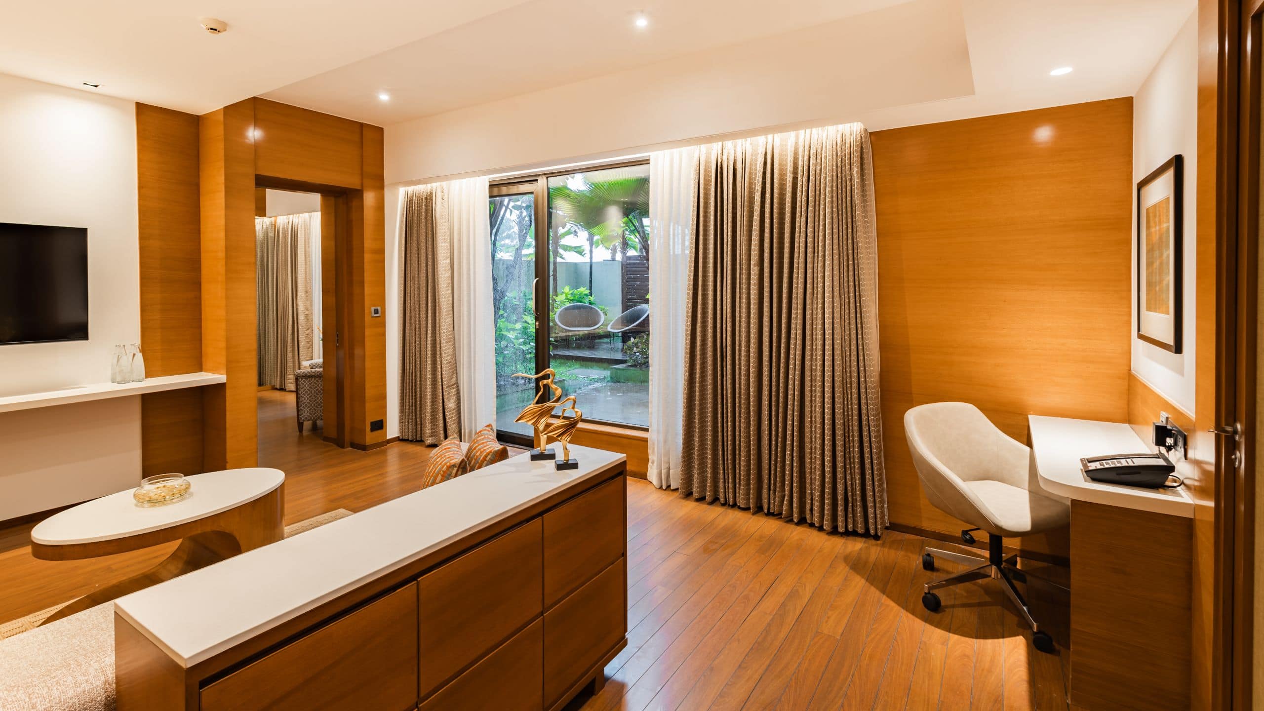 第 2，共 12 Hyatt Pune Garden Suite Living Room