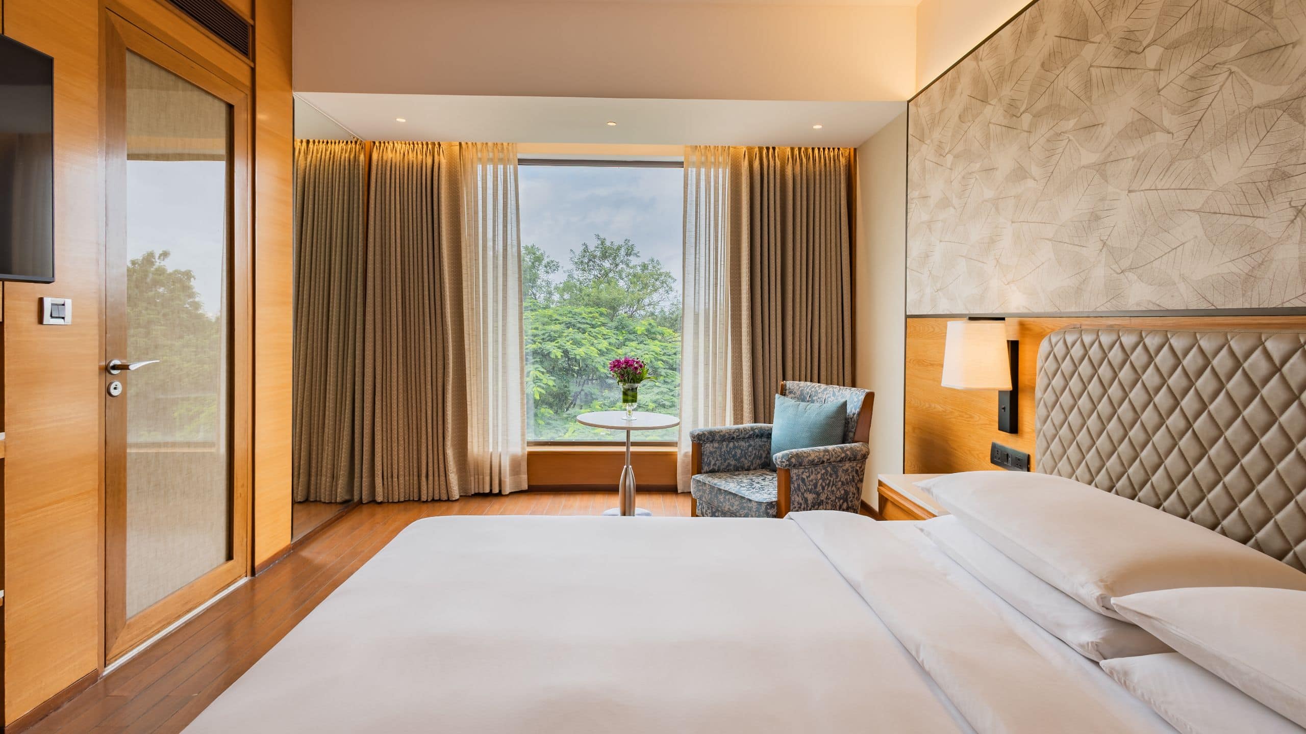 第 7，共 12 Hyatt Pune Garden Suite Bedroom One