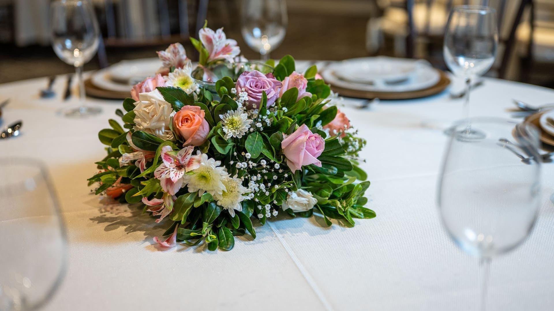Hyatt Place Saltillo Meeting Room Flowers Details