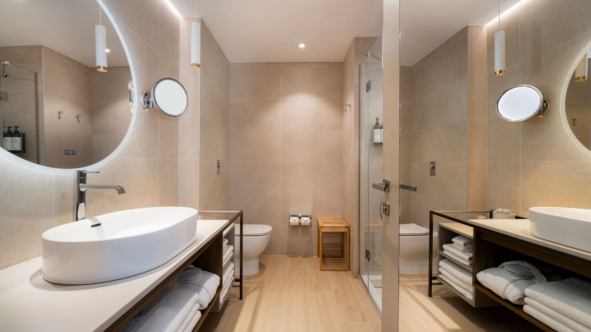 4 of 4 Hyatt Regency Malta Suite Bathroom