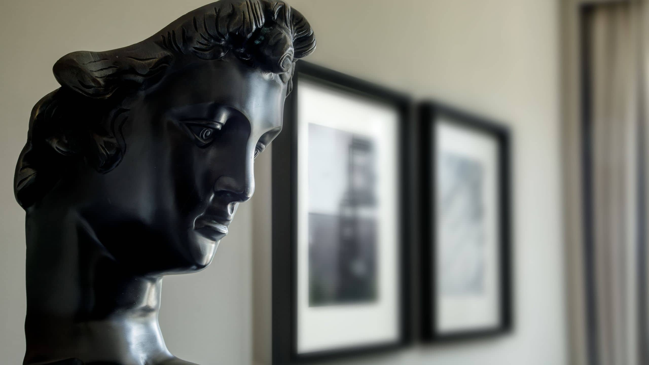 The Tribune King Junior Suite Detail