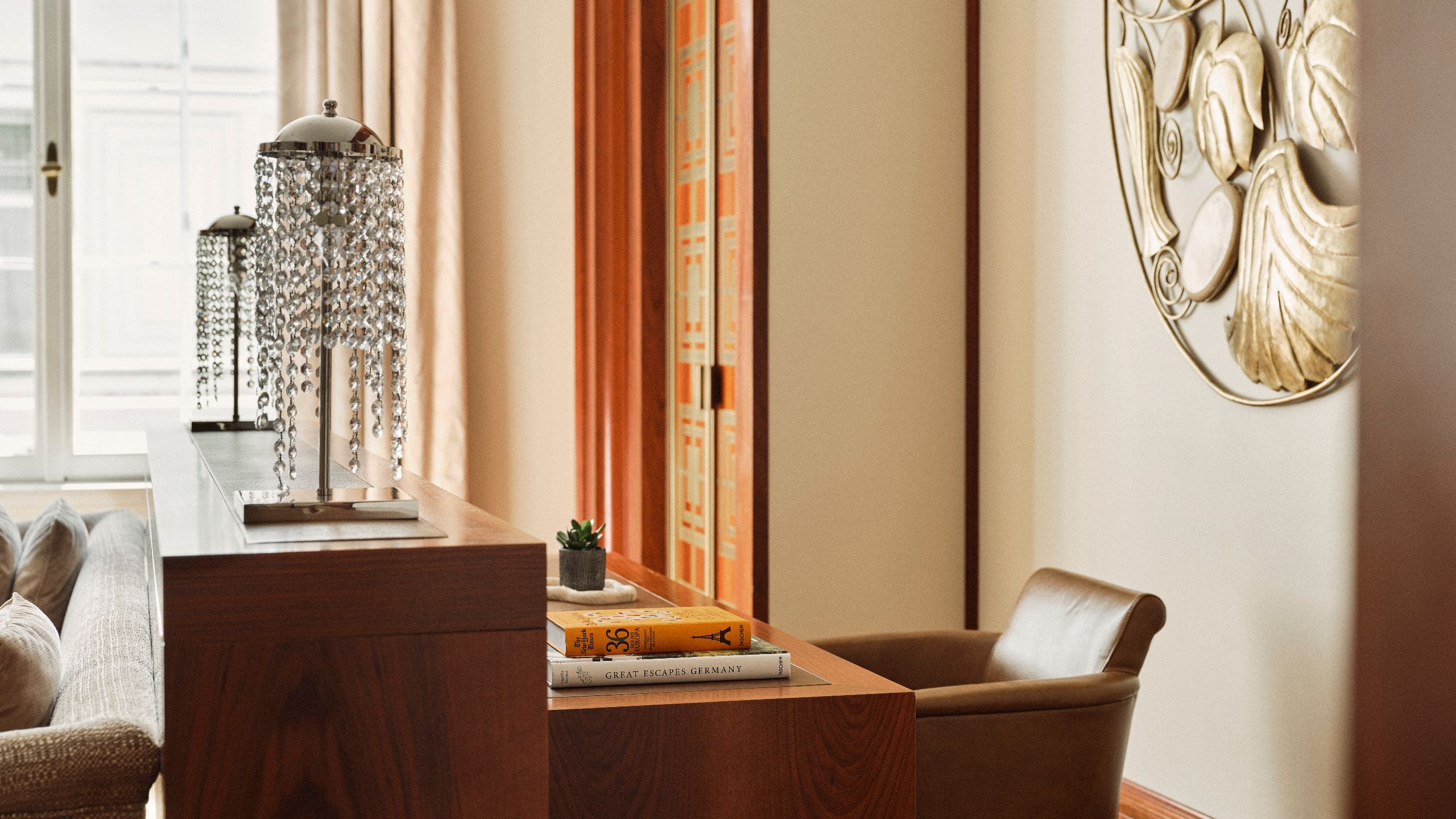 6 de 10 Park Hyatt Vienna Vienna Park Suite Deluxe Desk