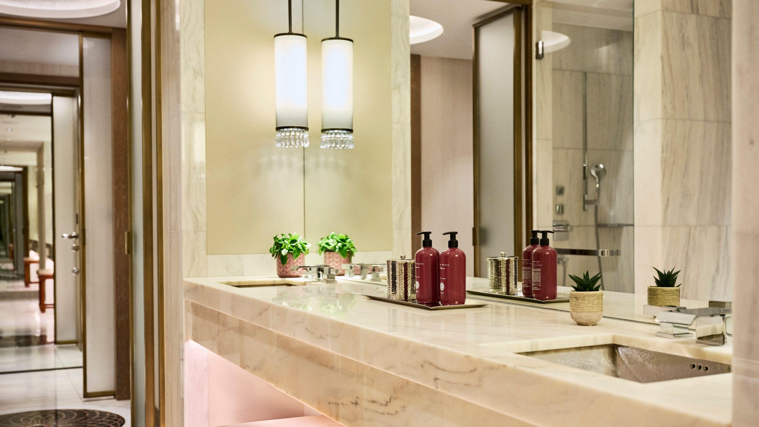 5 de 6 Park Hyatt Vienna Vienna Twin View Deluxe Bathroom