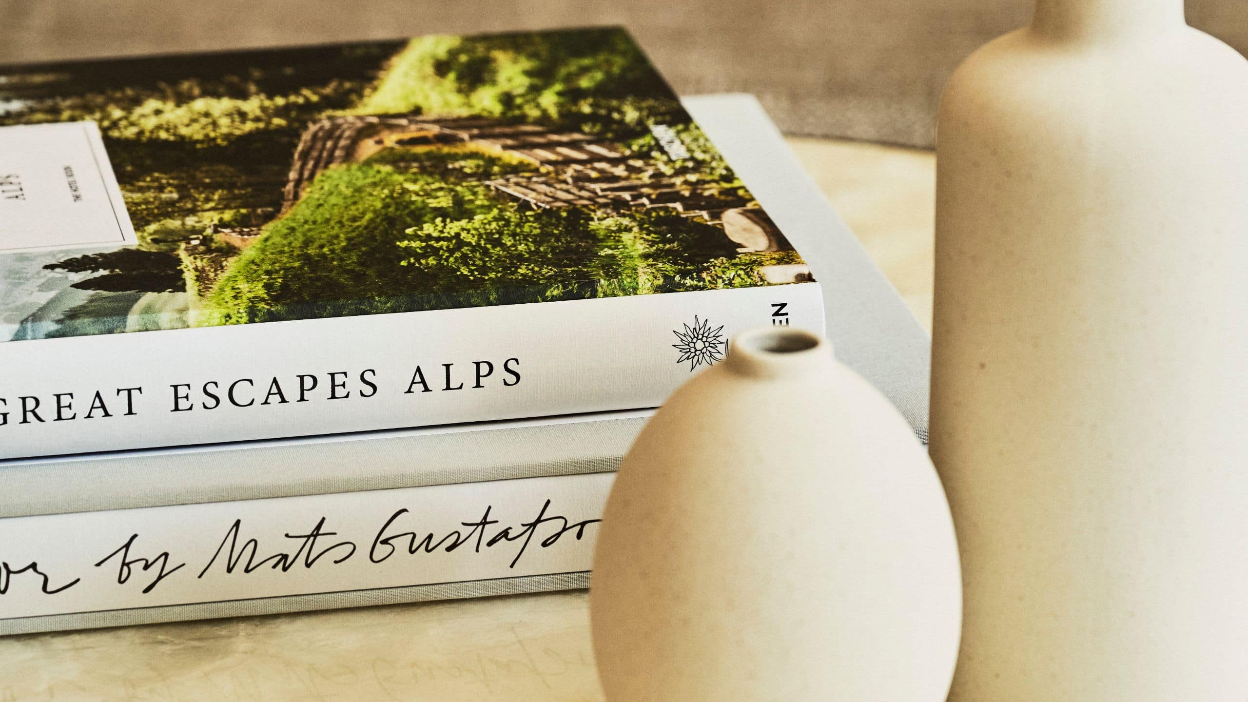 6 de 7 Park Hyatt Vienna Vienna Twin View Deluxe Detail Books