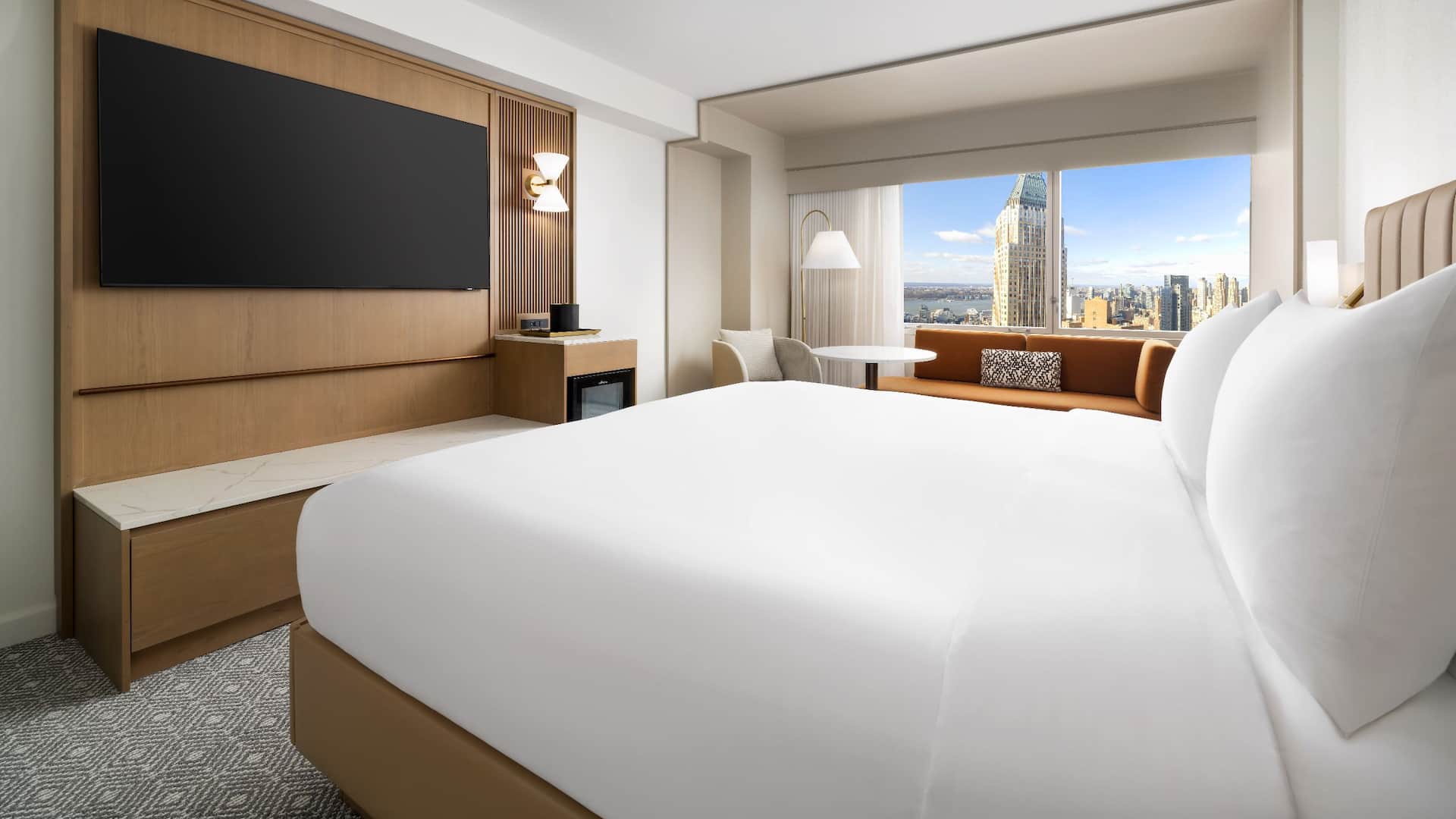 Hyatt Regency Times Square One King Bed River View Close Up