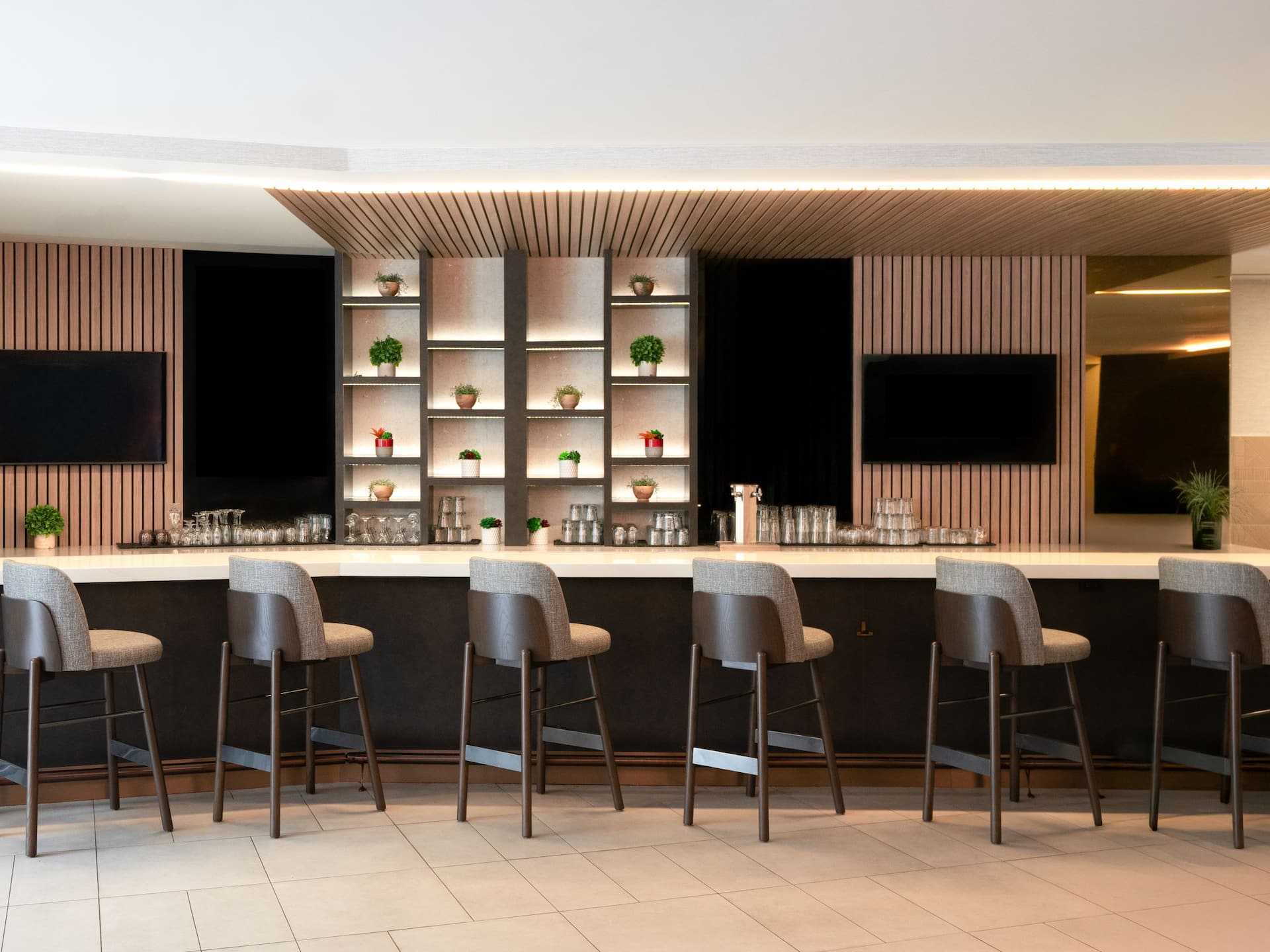 Hyatt House Washington DC / Downtown / Convention Center H Bar