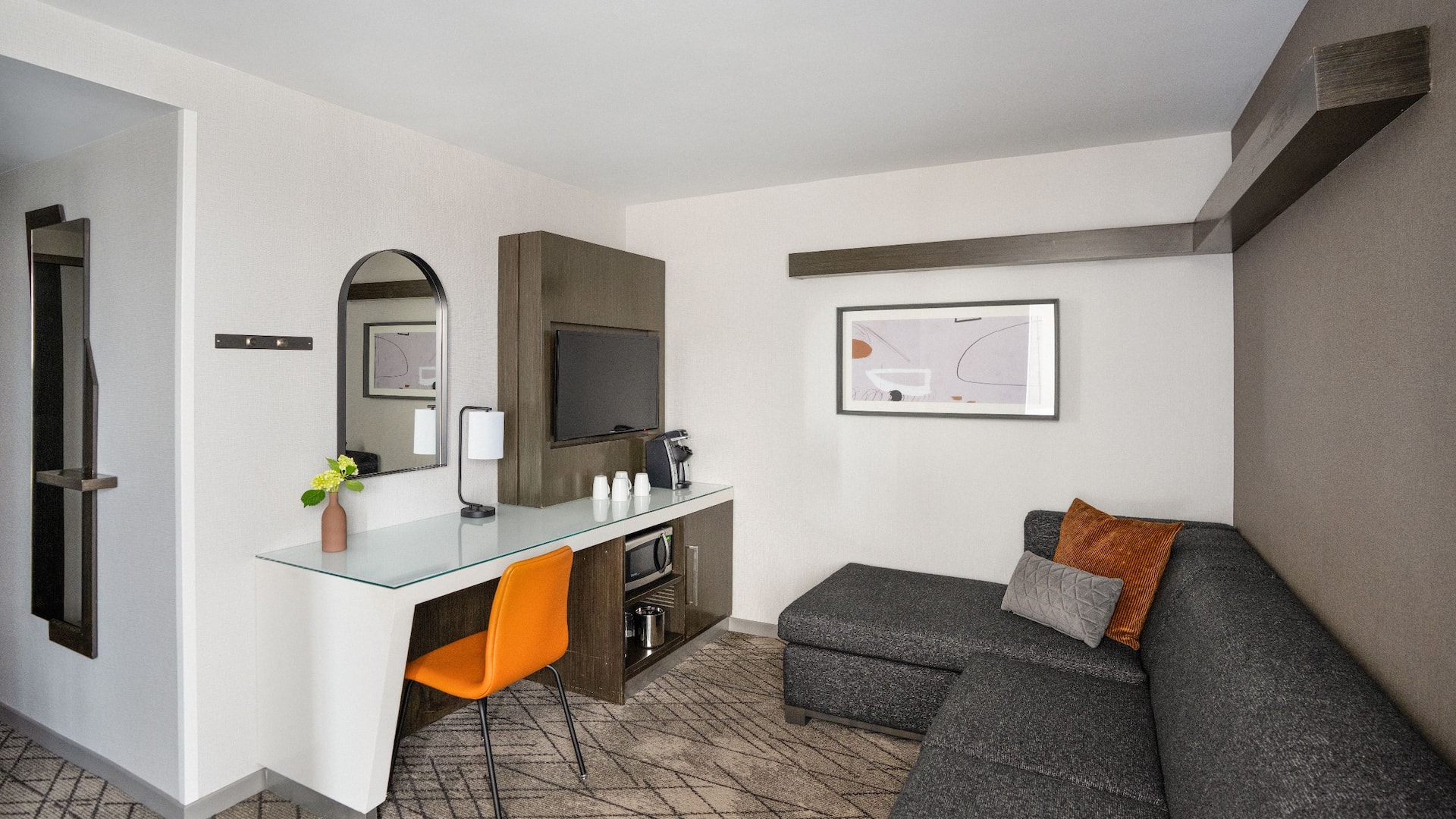 Hyatt House Washington DC / Downtown / Convention Center Lounge Area Desk Tv