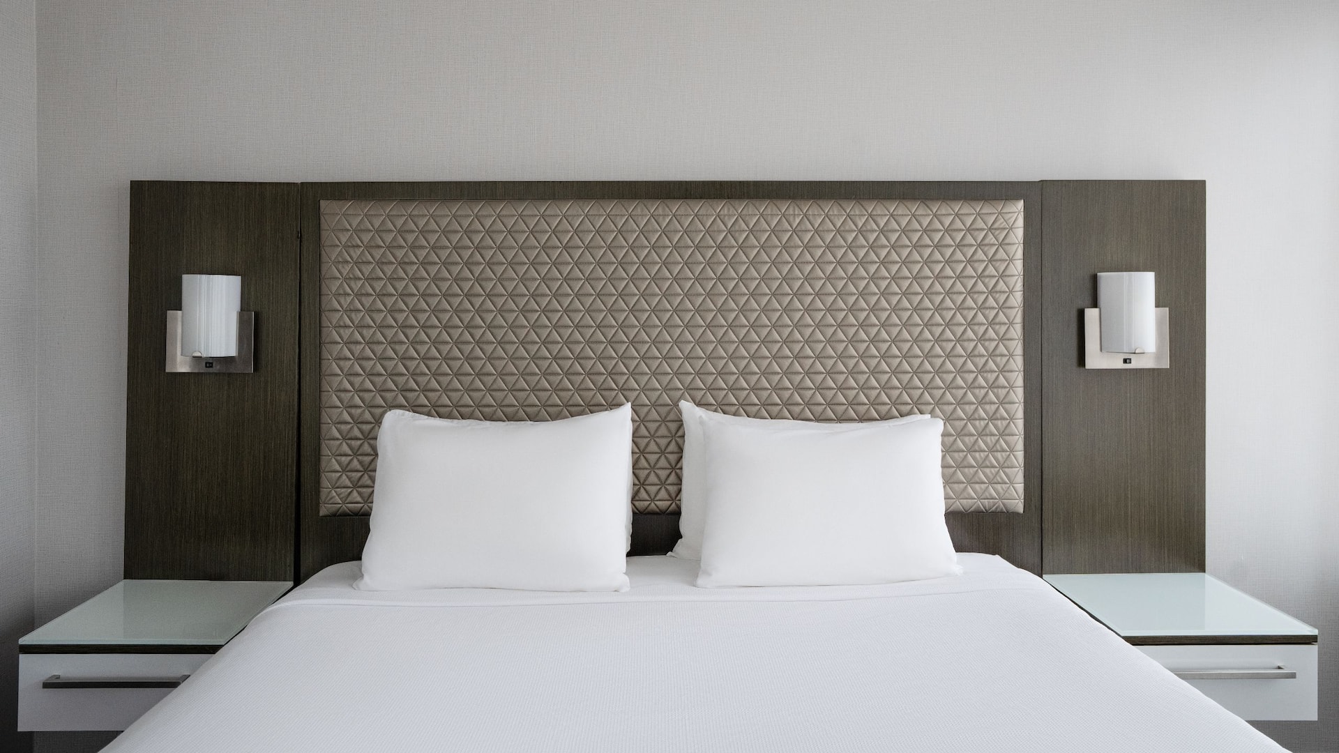 Hyatt House Washington DC / Downtown / Convention Center King Bed And Night Stands